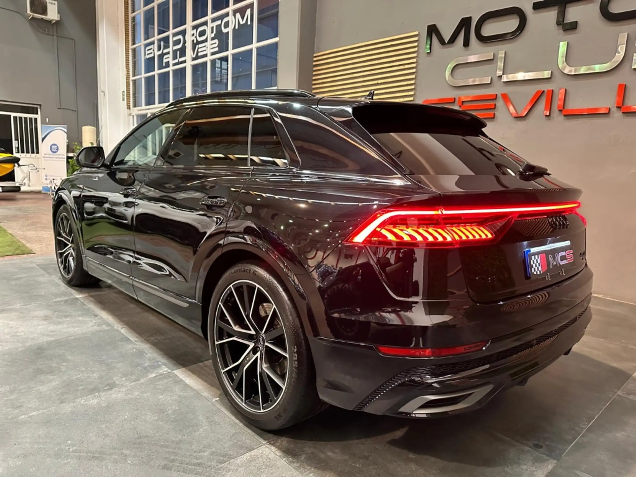 Audi - Q8