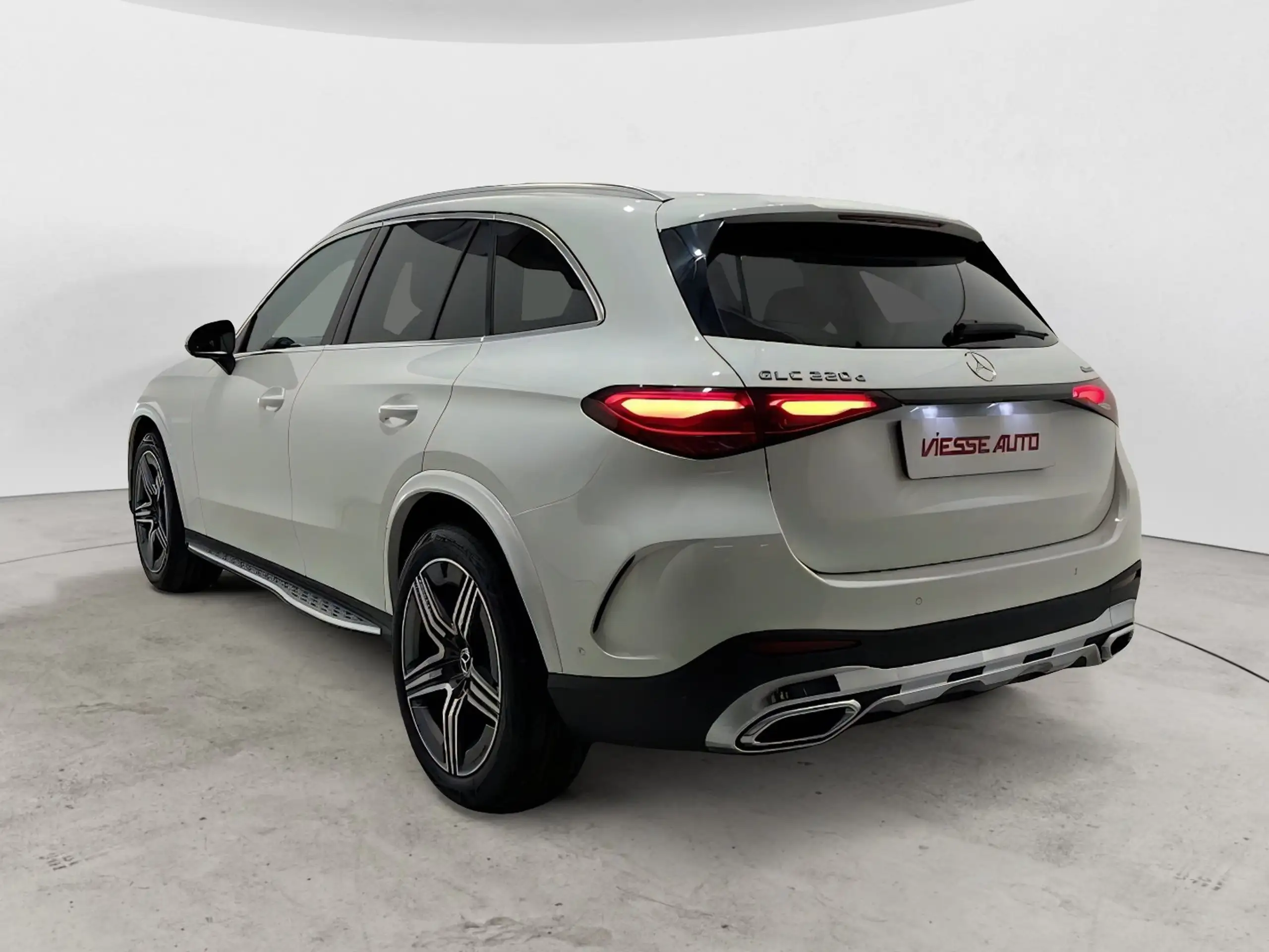 Mercedes-Benz - GLC 220