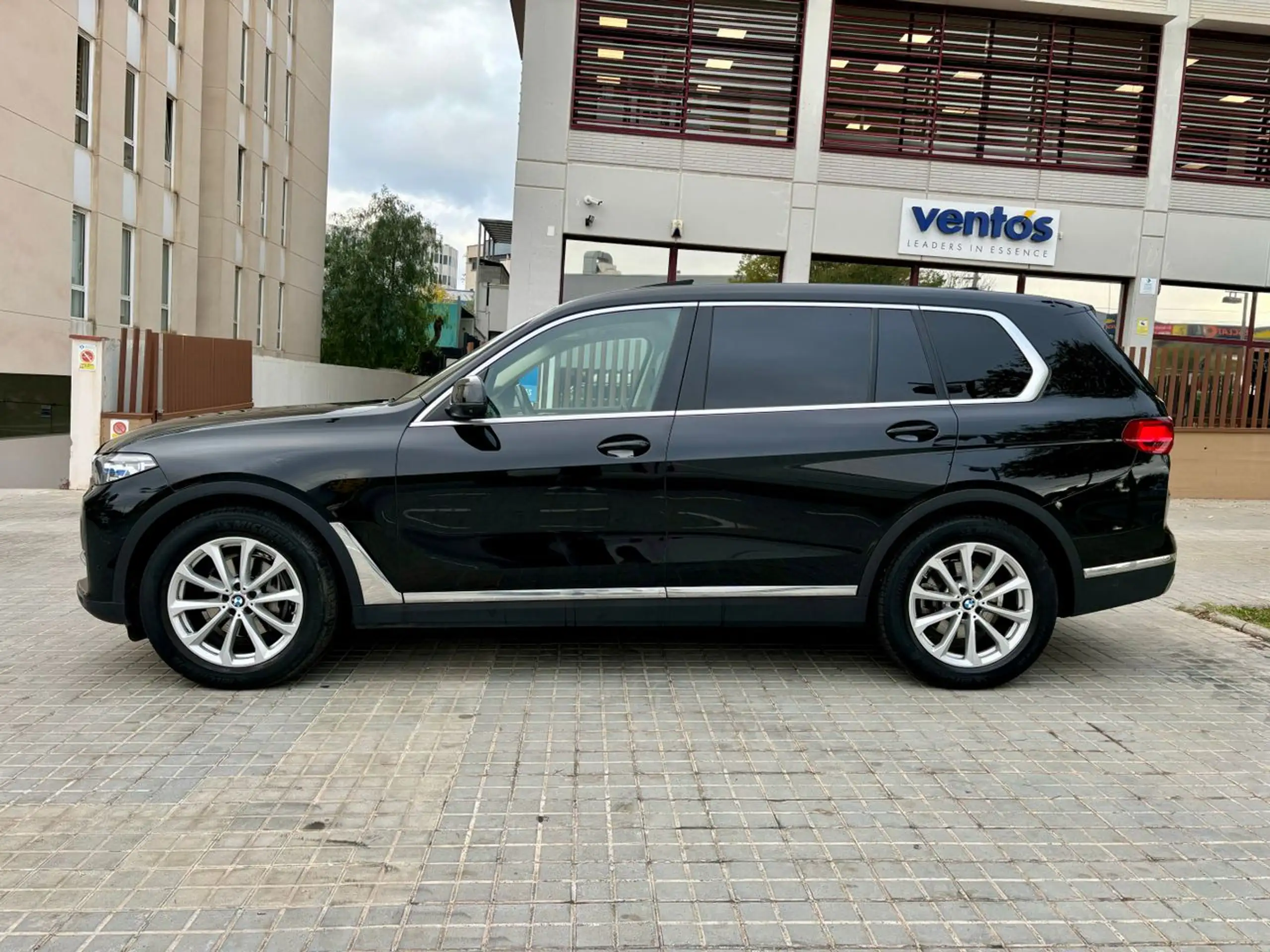 BMW - X7