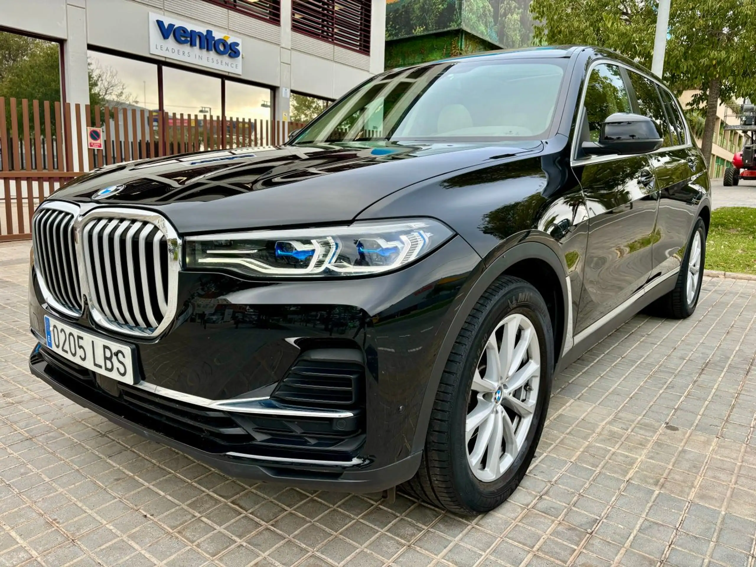 BMW - X7