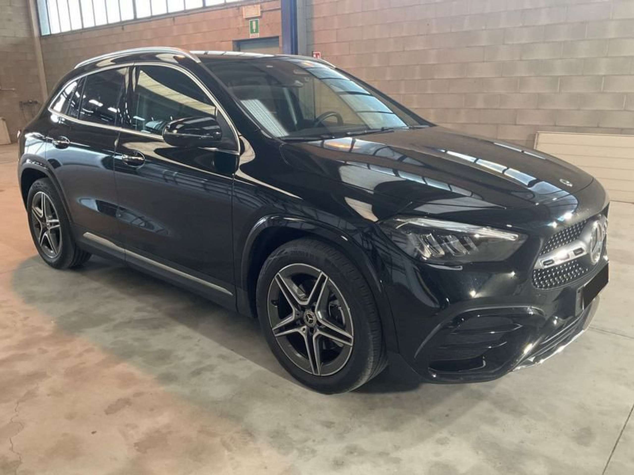 Mercedes-Benz - GLA 200