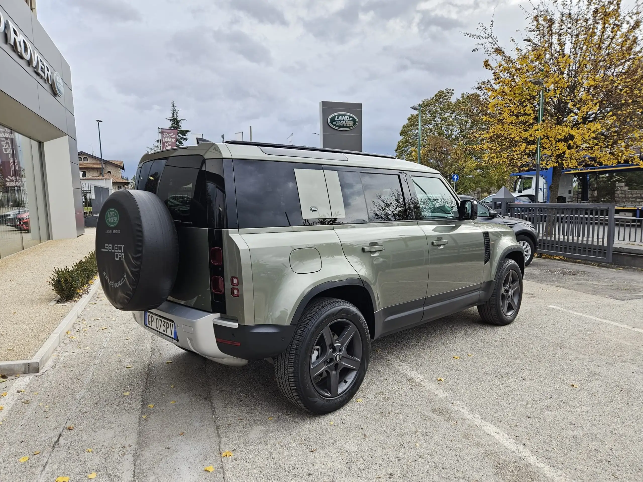 Land Rover - Defender