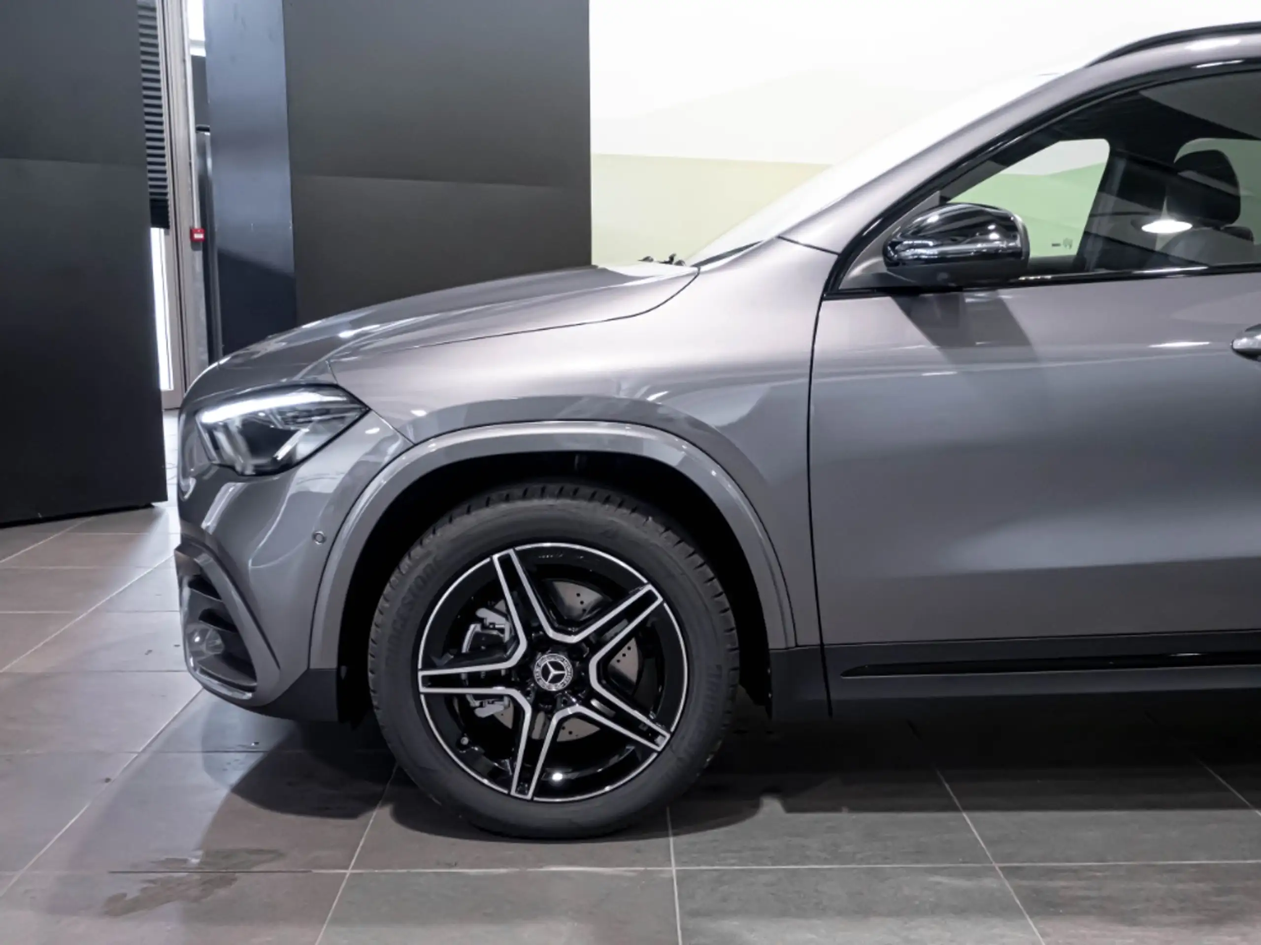 Mercedes-Benz - GLA 250