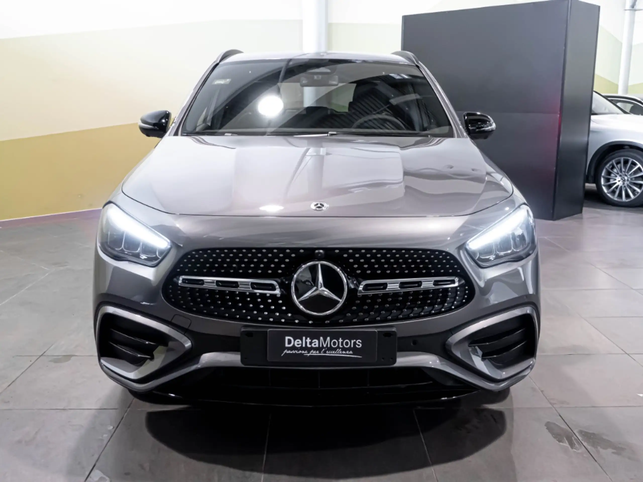 Mercedes-Benz - GLA 250