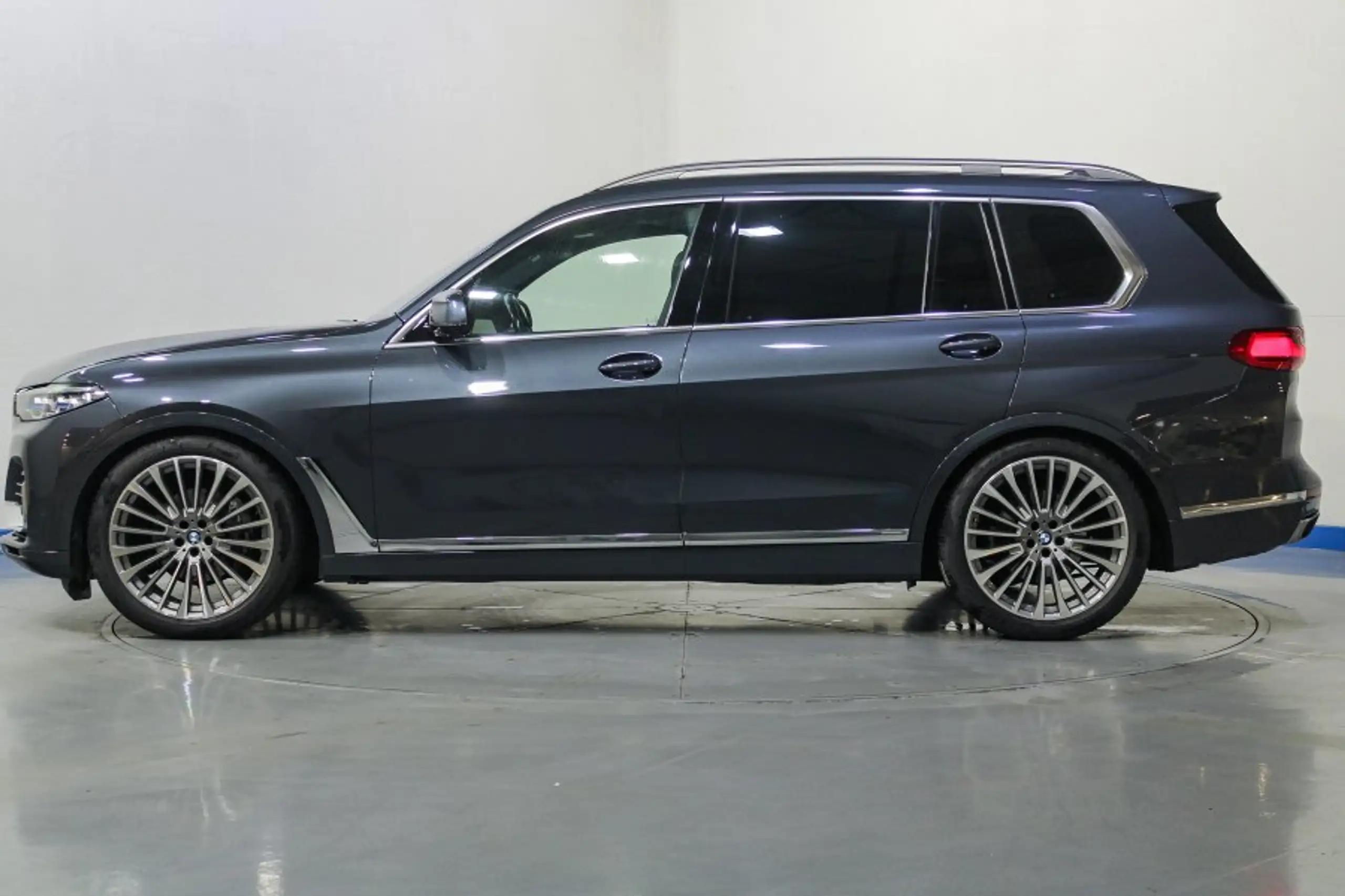 BMW - X7