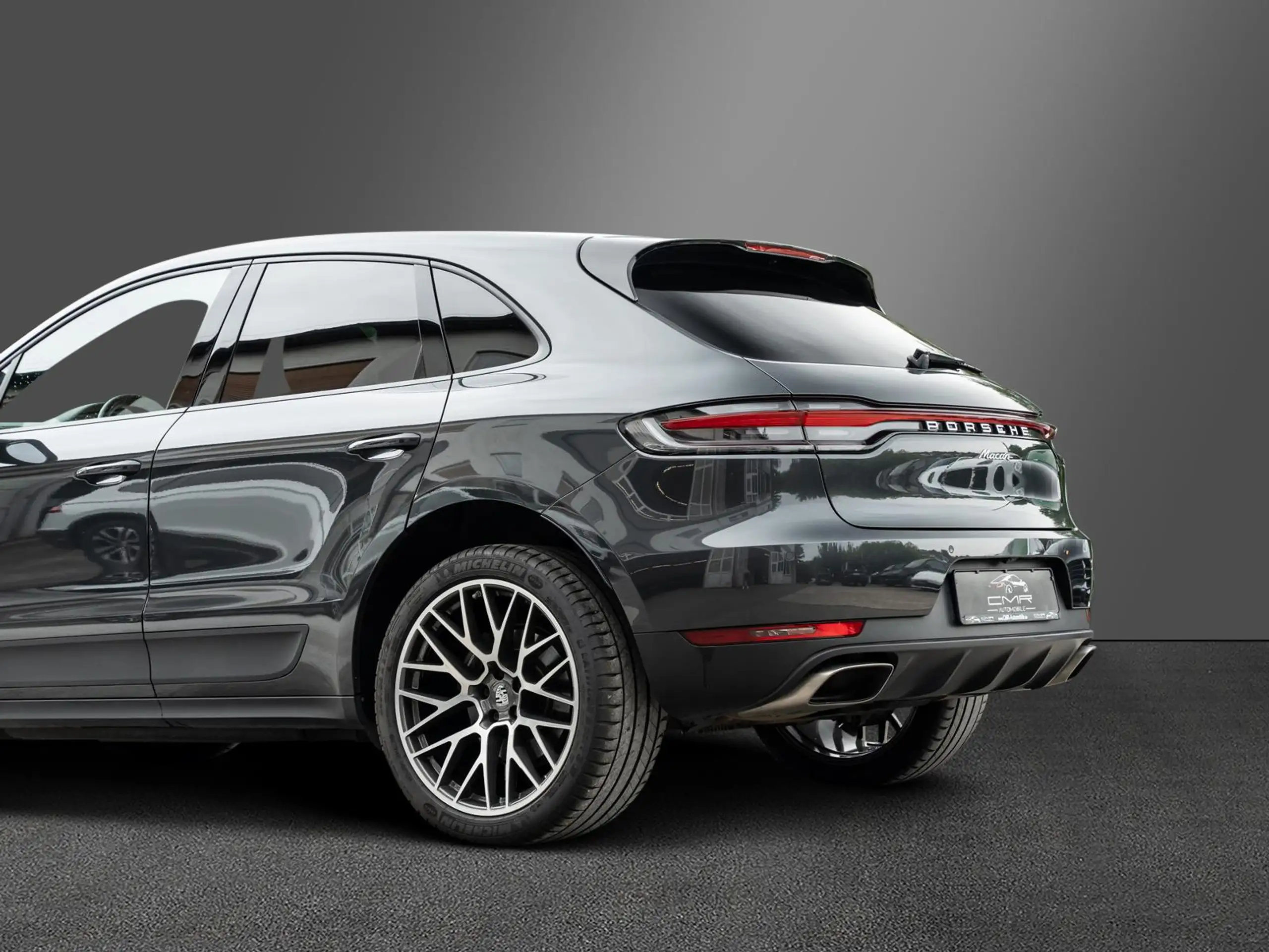 Porsche - Macan