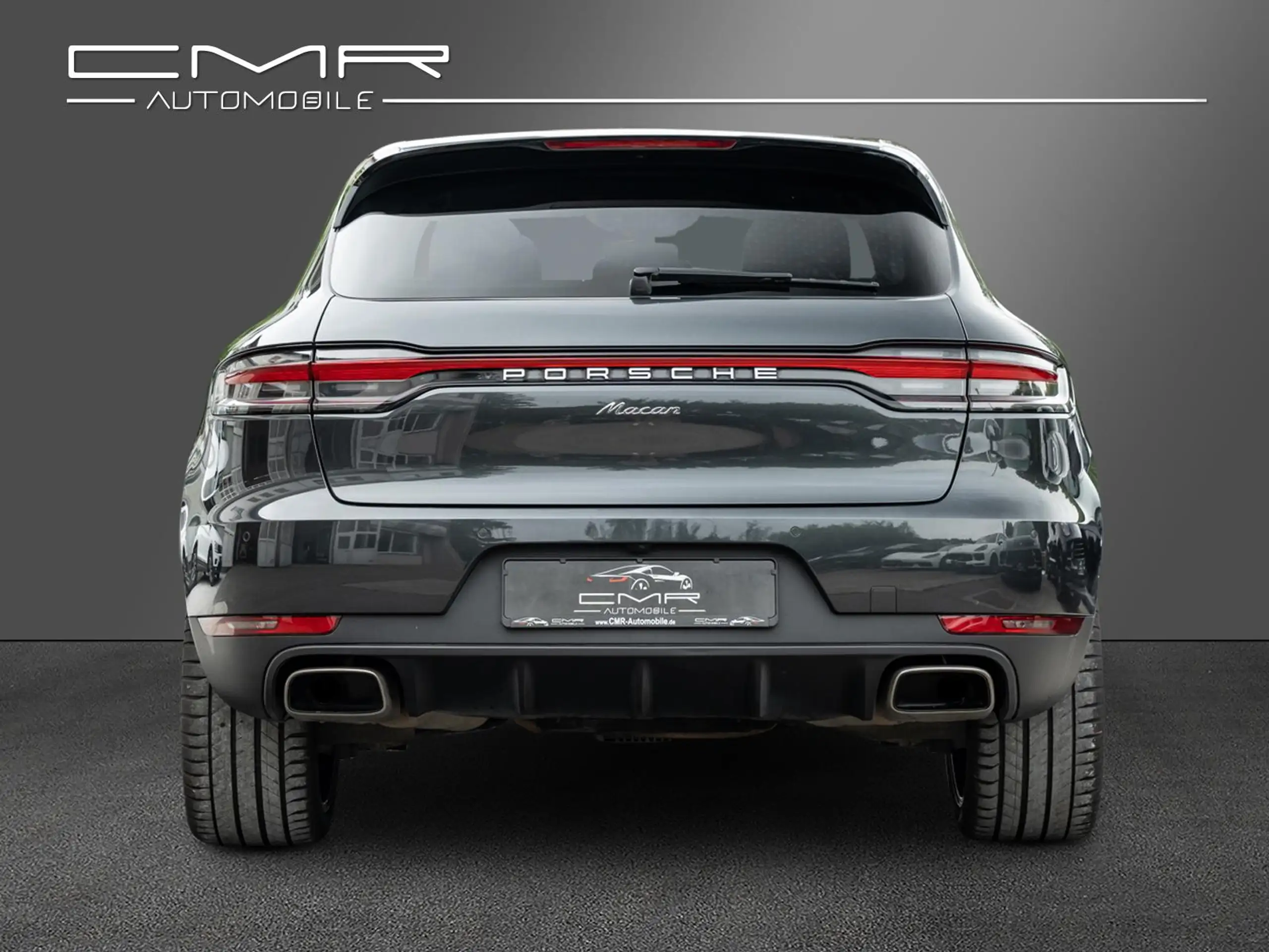 Porsche - Macan