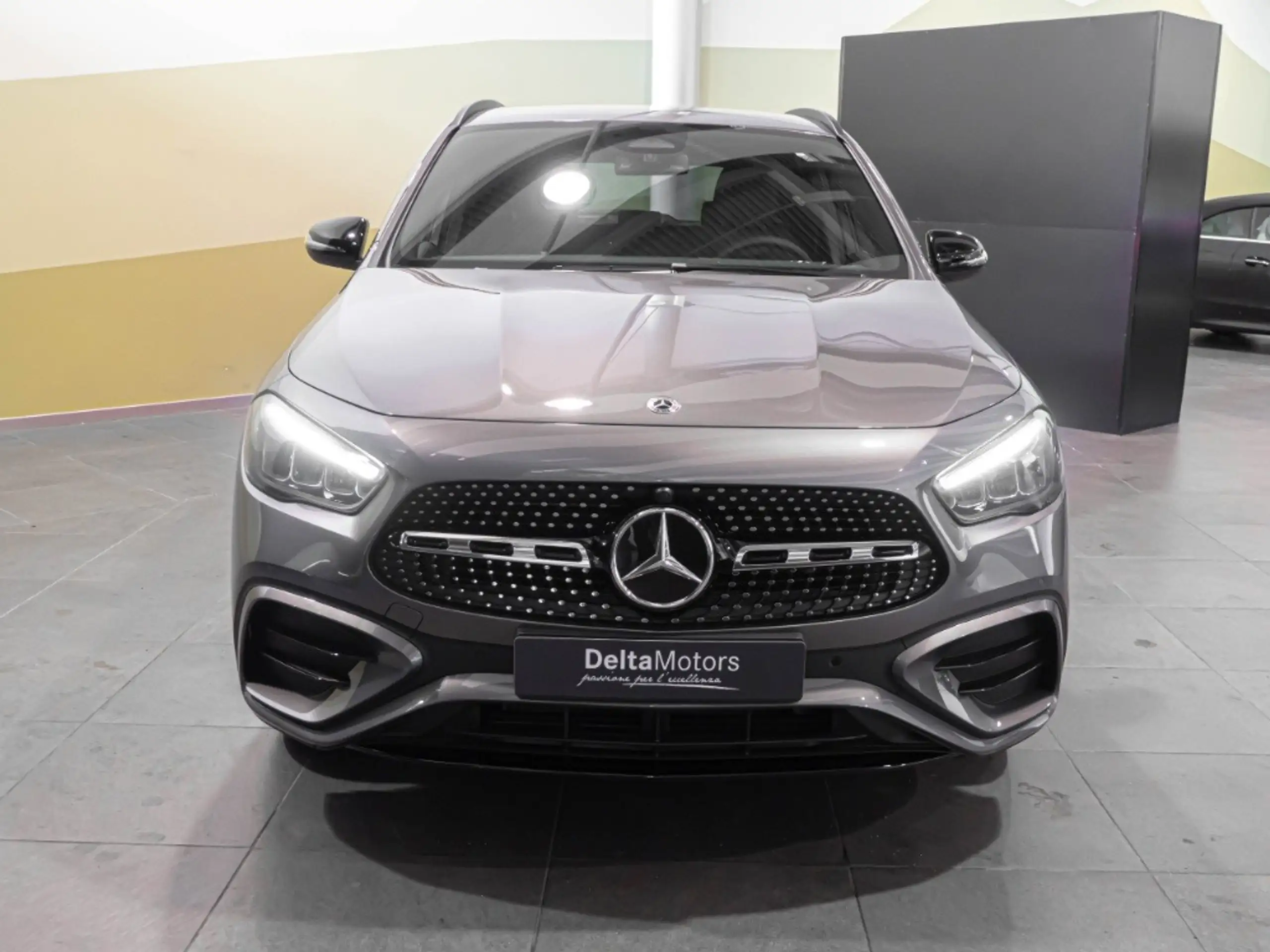 Mercedes-Benz - GLA 250