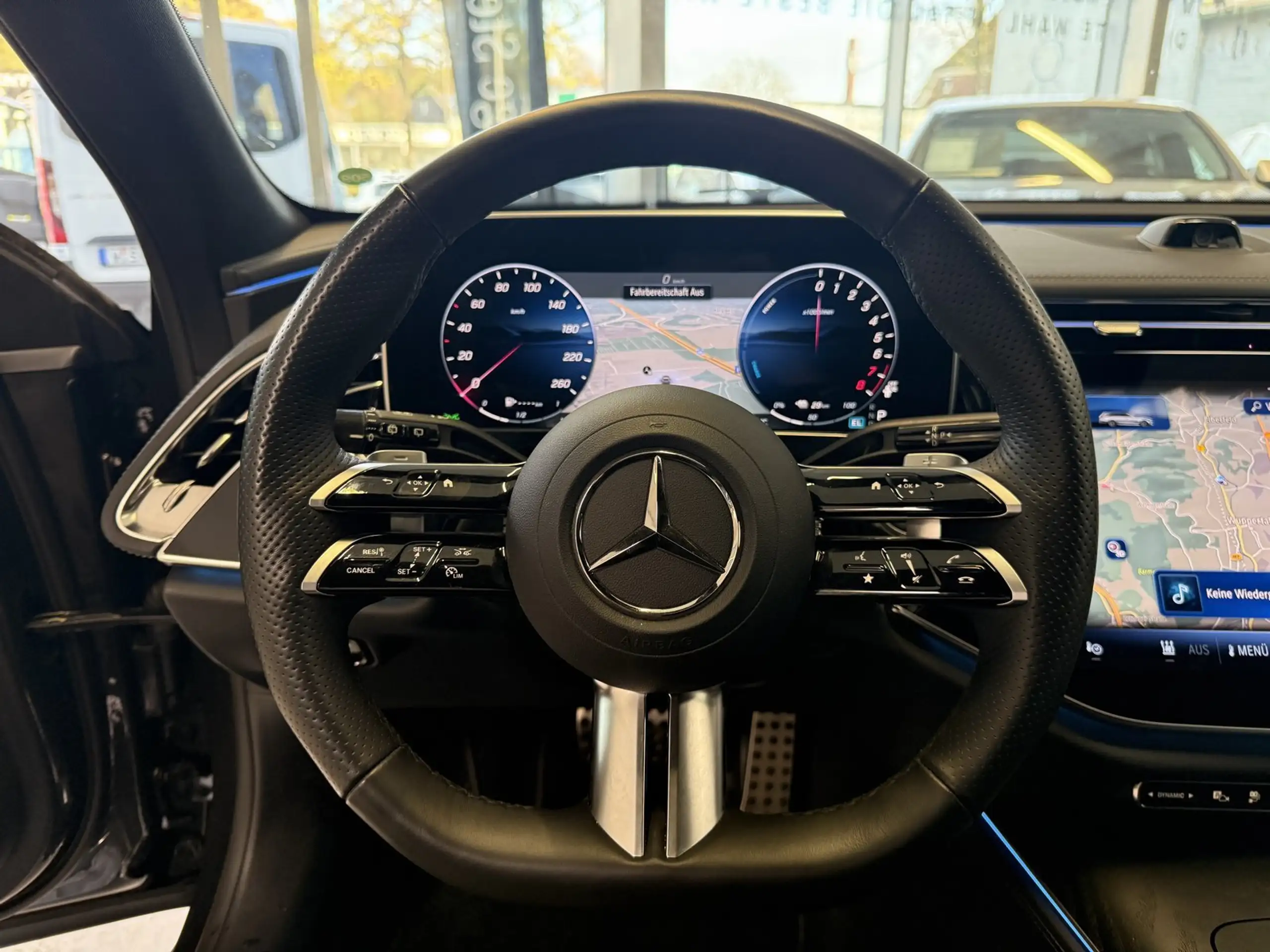 Mercedes-Benz - E 300