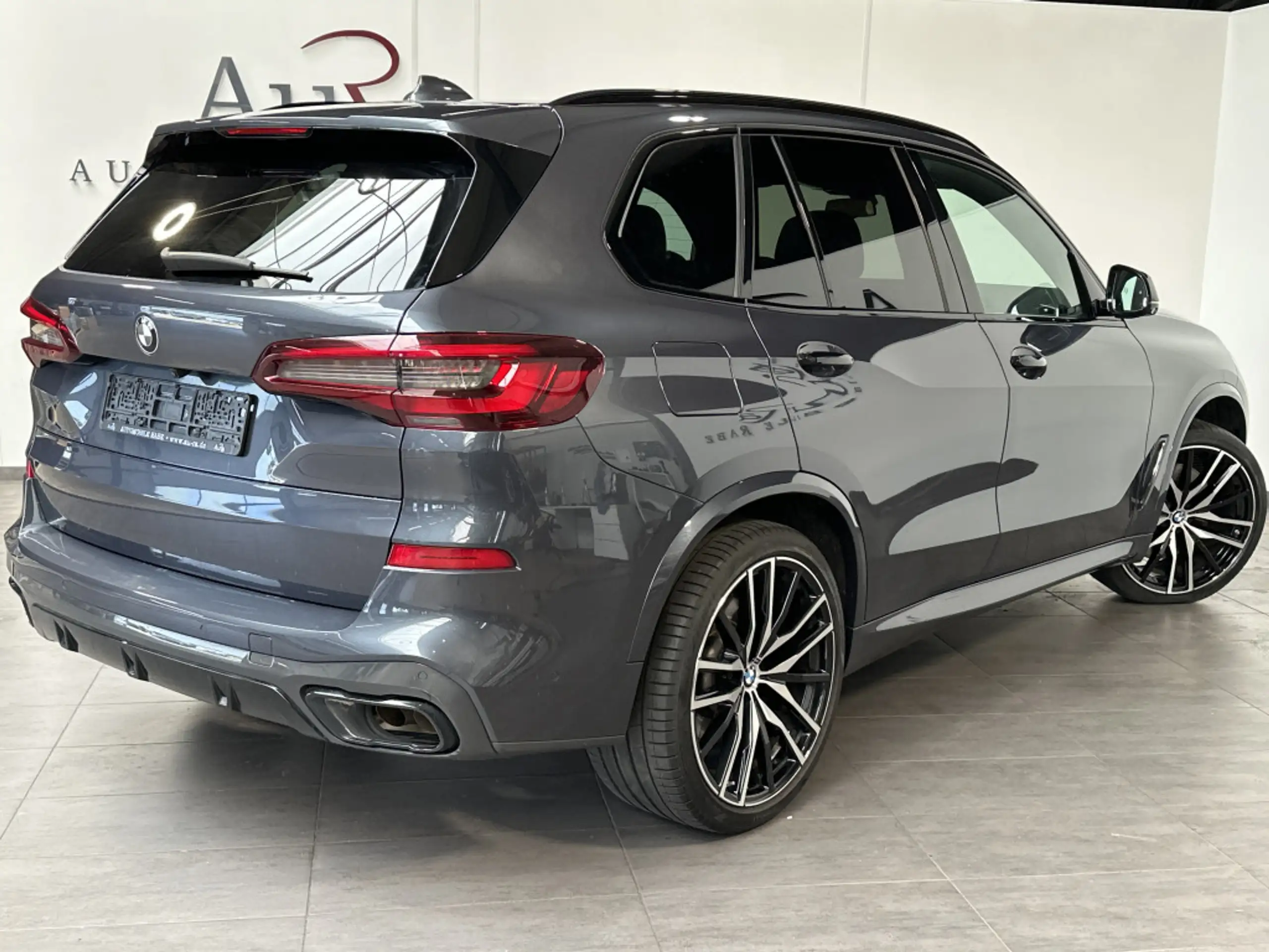 BMW - X5 M