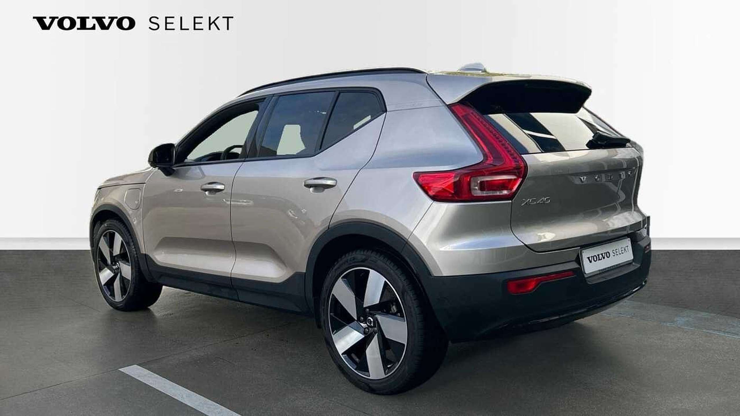 Volvo - XC40