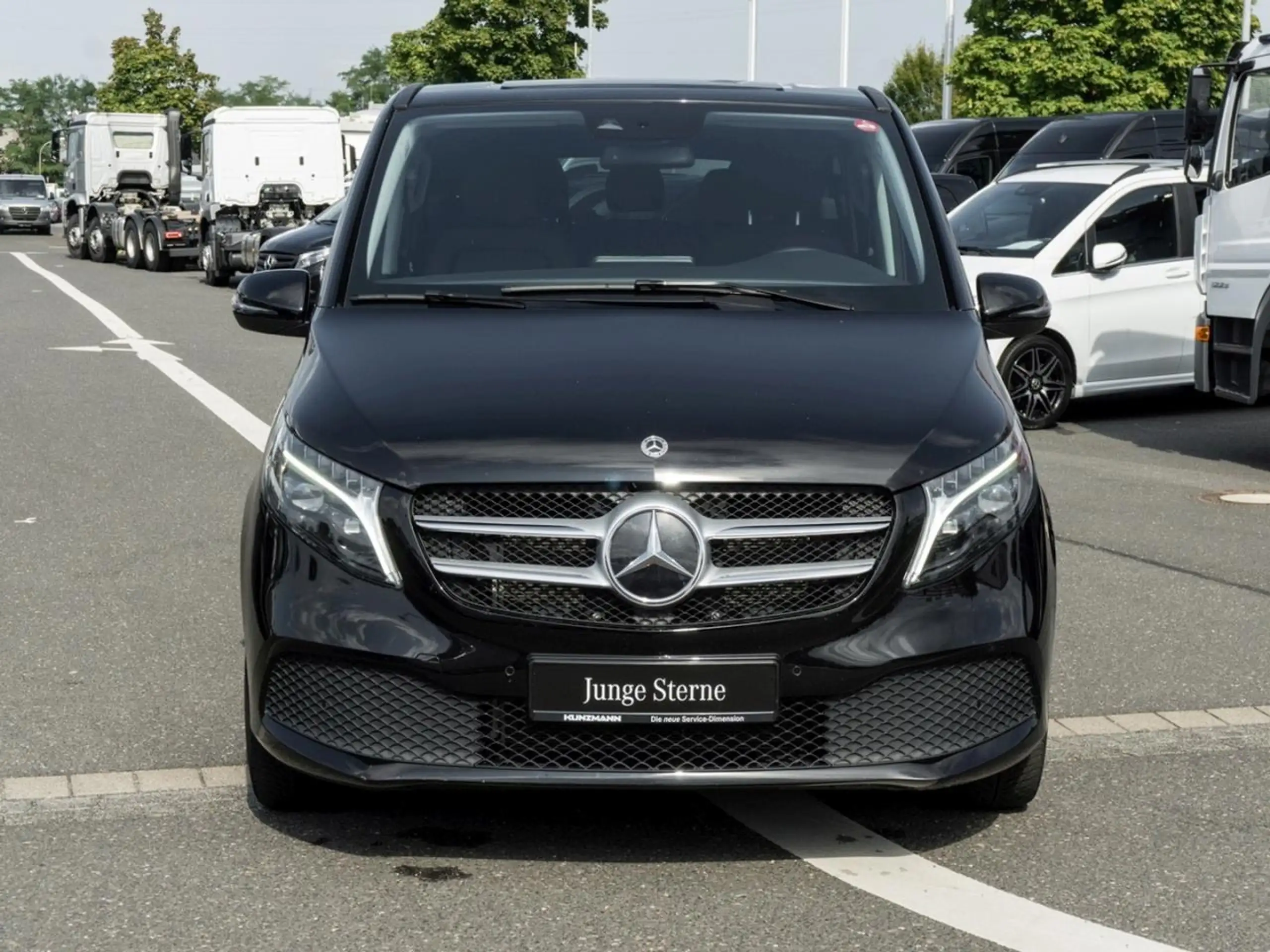 Mercedes-Benz - V 250