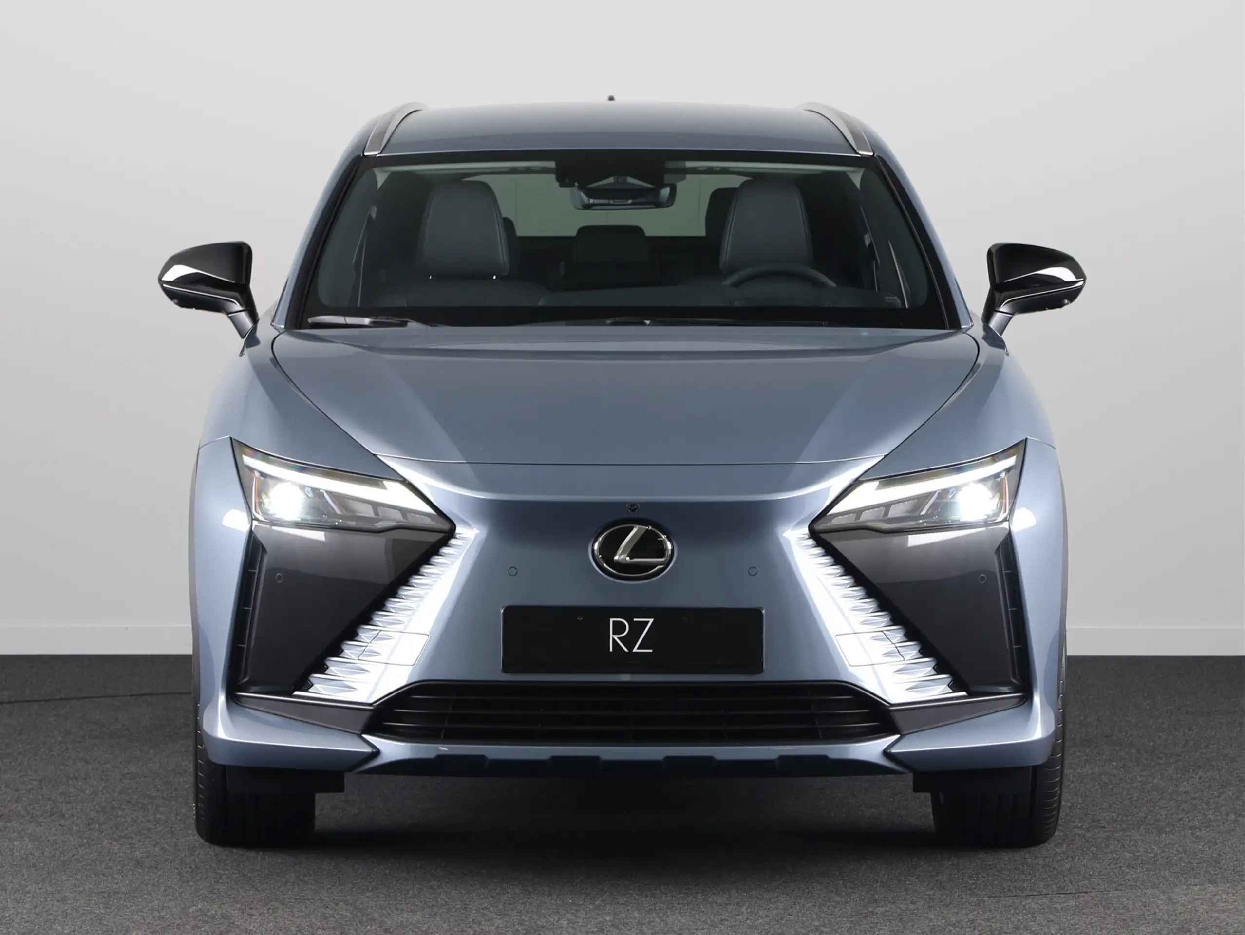 Lexus - RZ