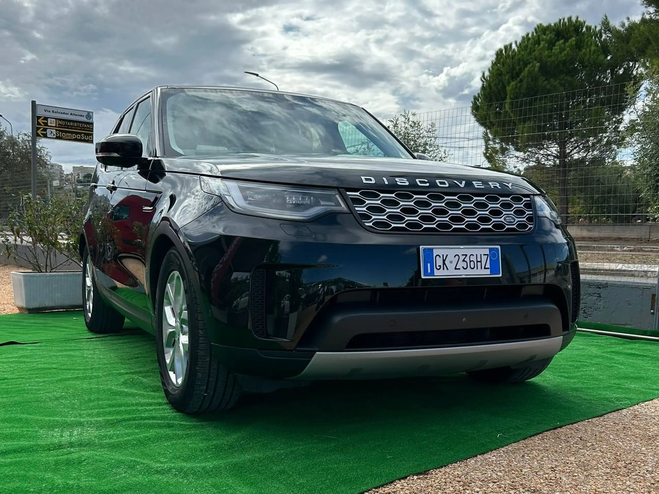 Land Rover Discovery 2023