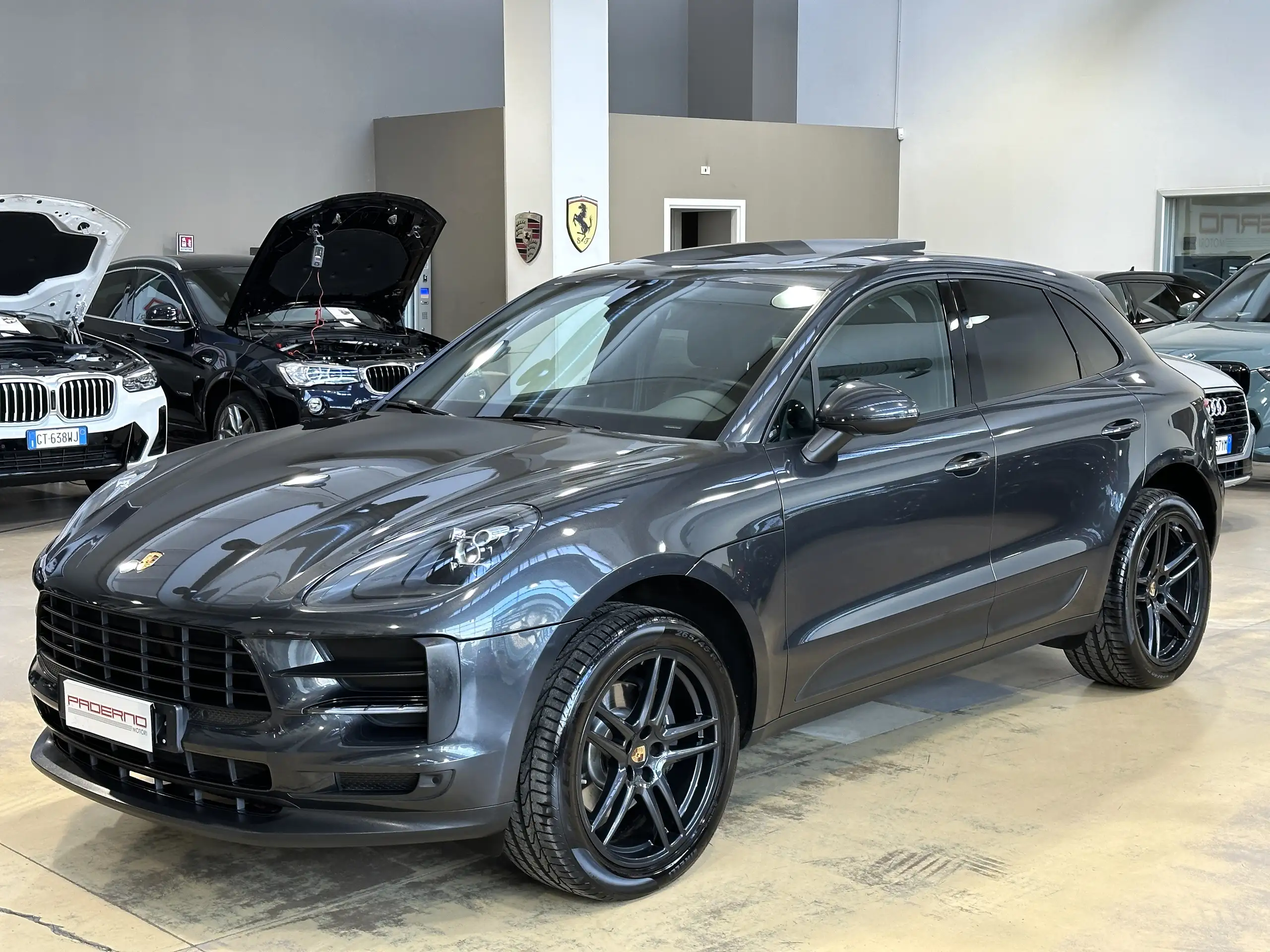 Porsche - Macan