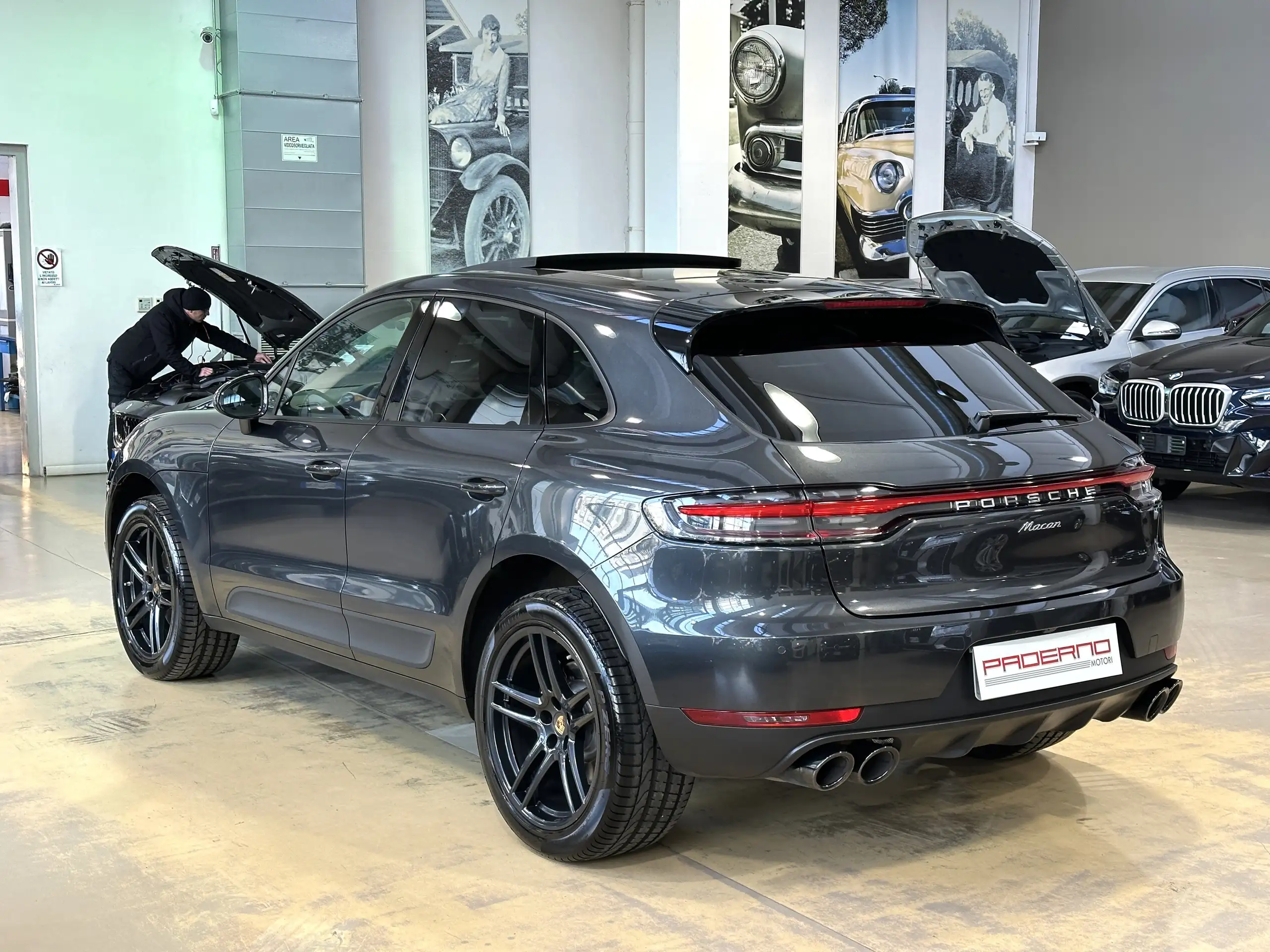 Porsche - Macan