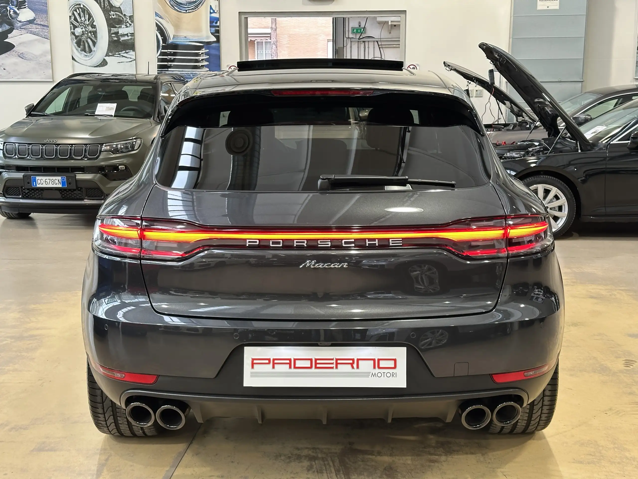 Porsche - Macan