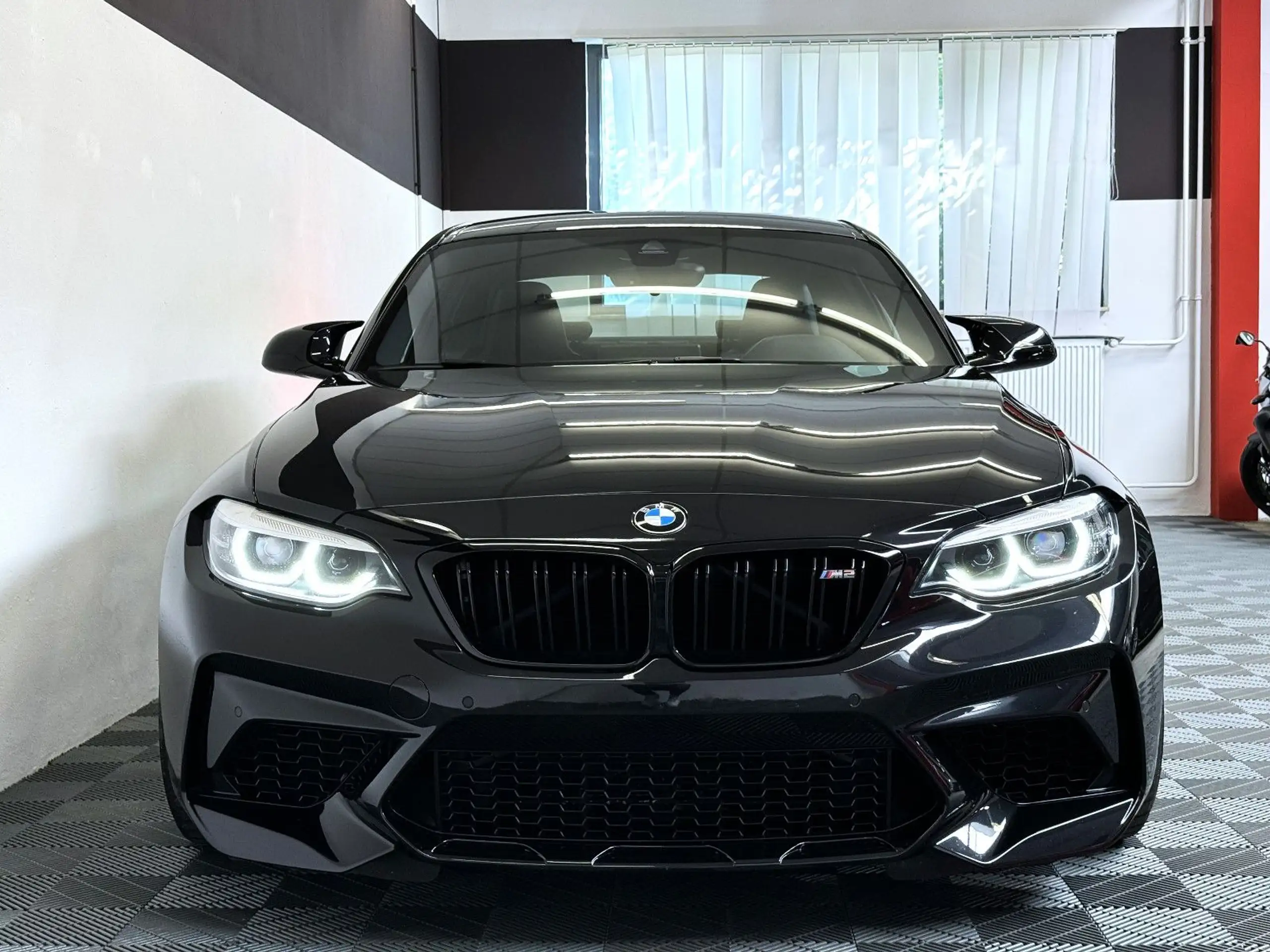 BMW - M2