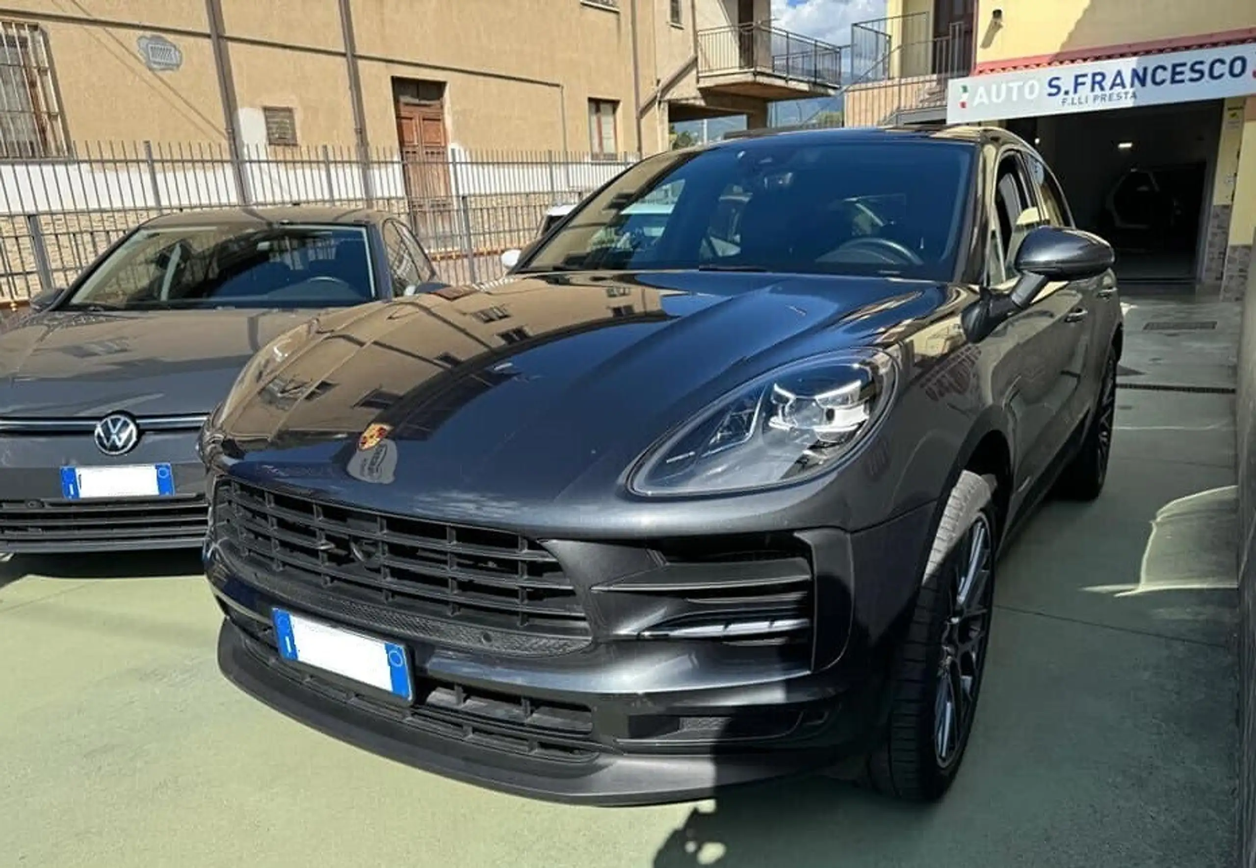 Porsche - Macan