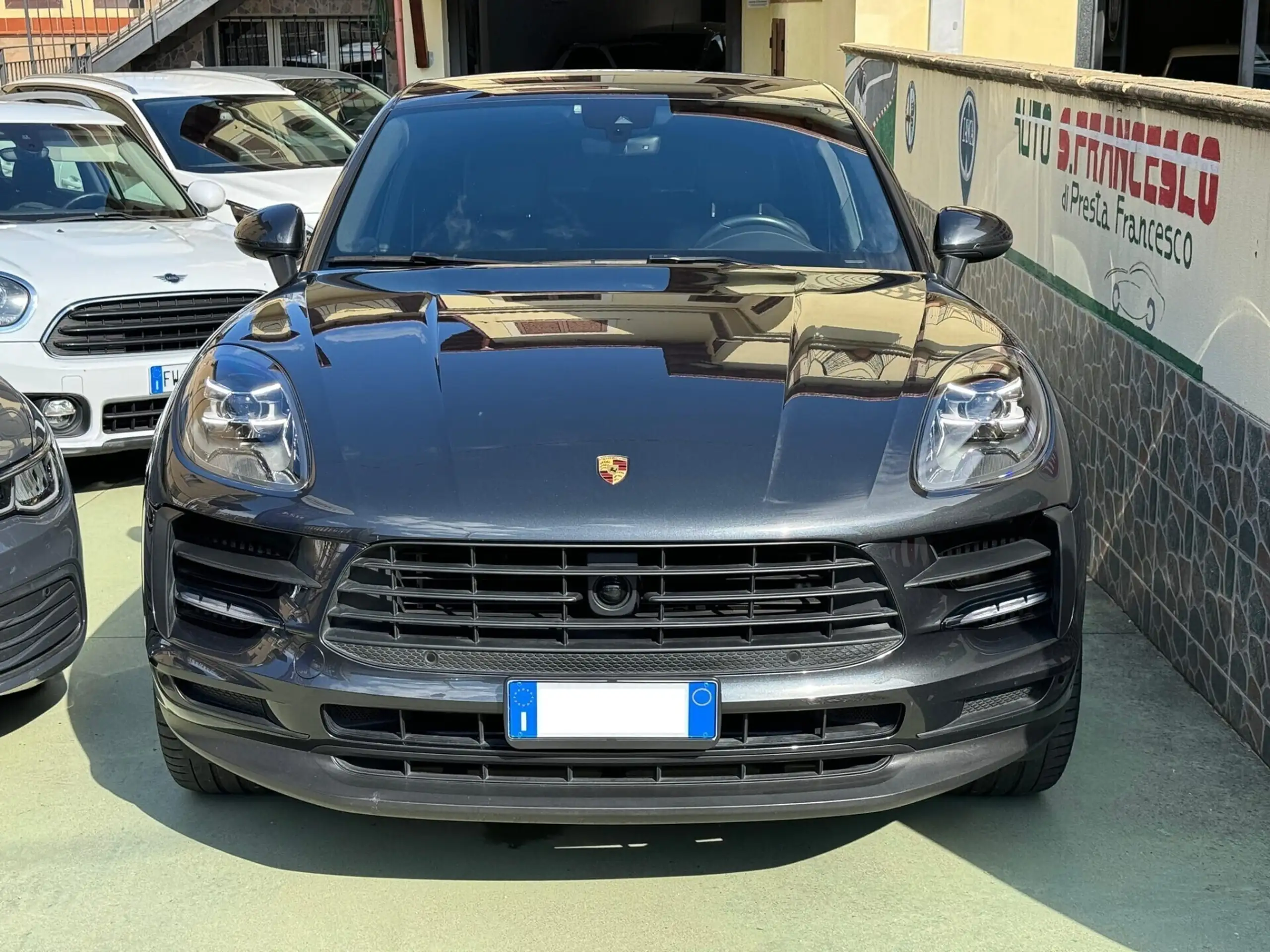 Porsche - Macan