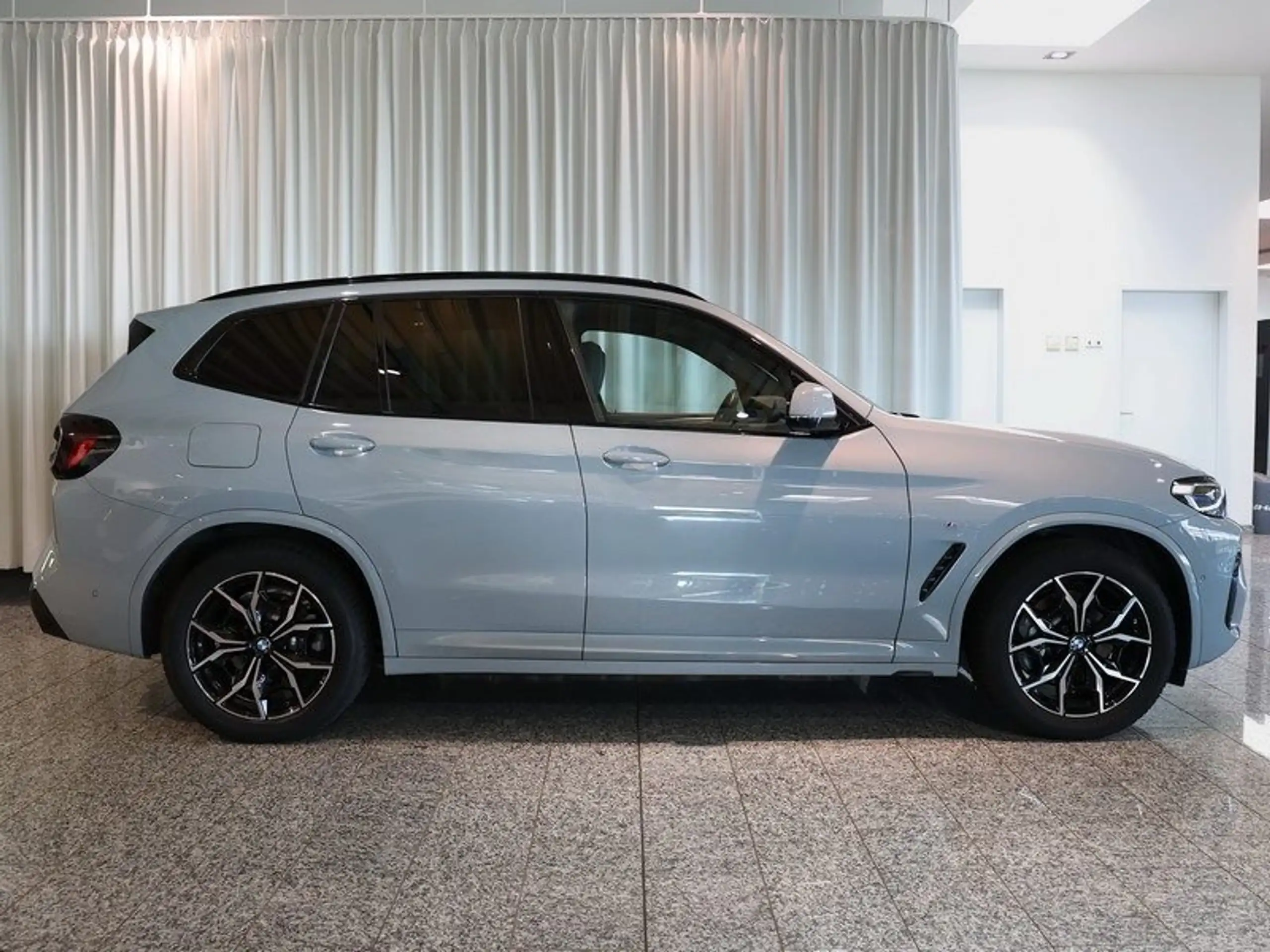 BMW - X3