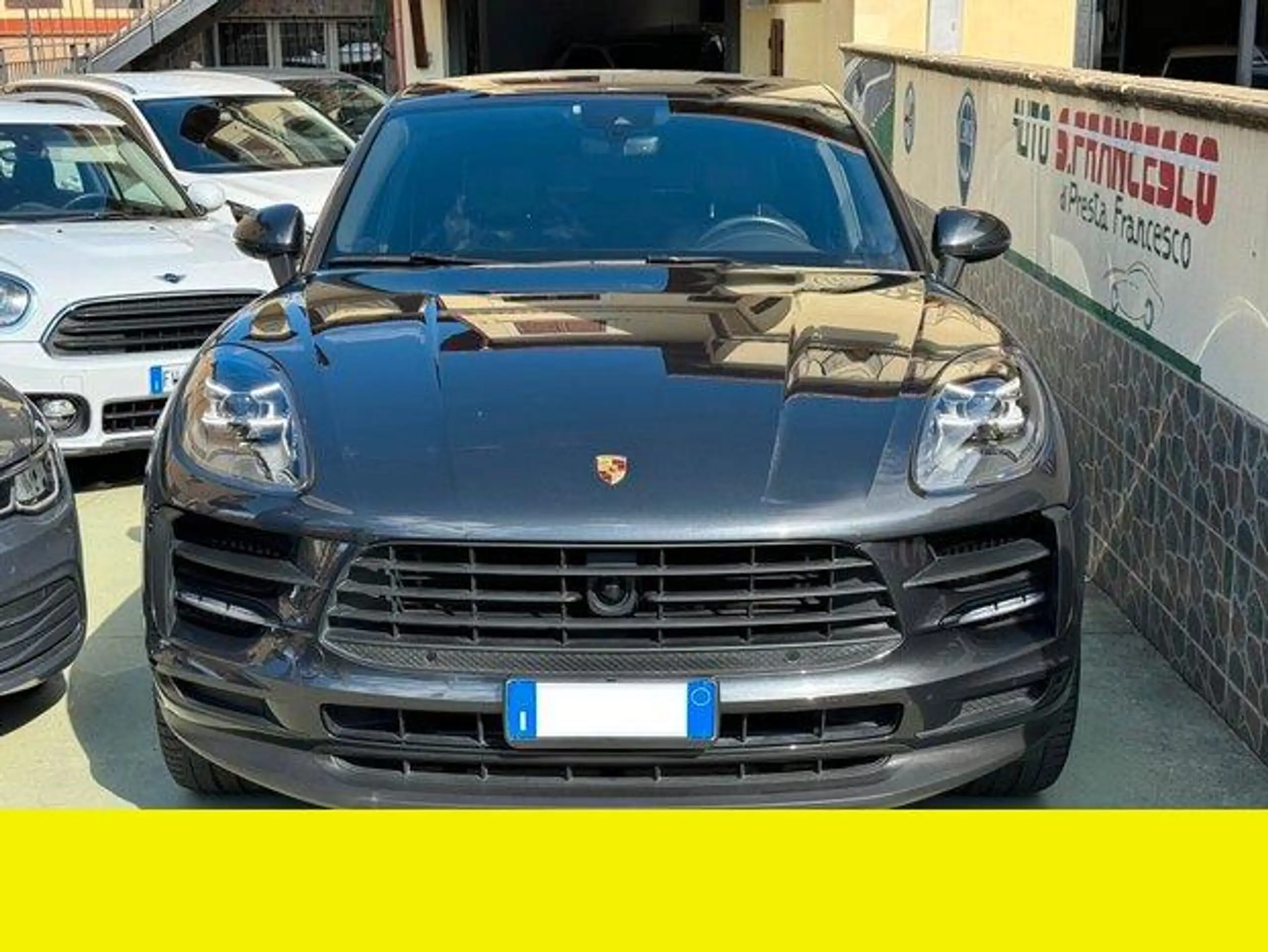 Porsche - Macan