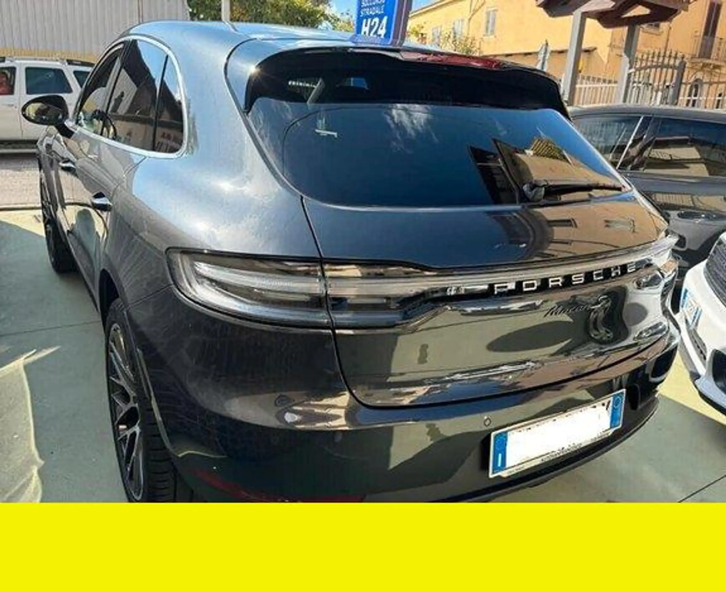 Porsche - Macan