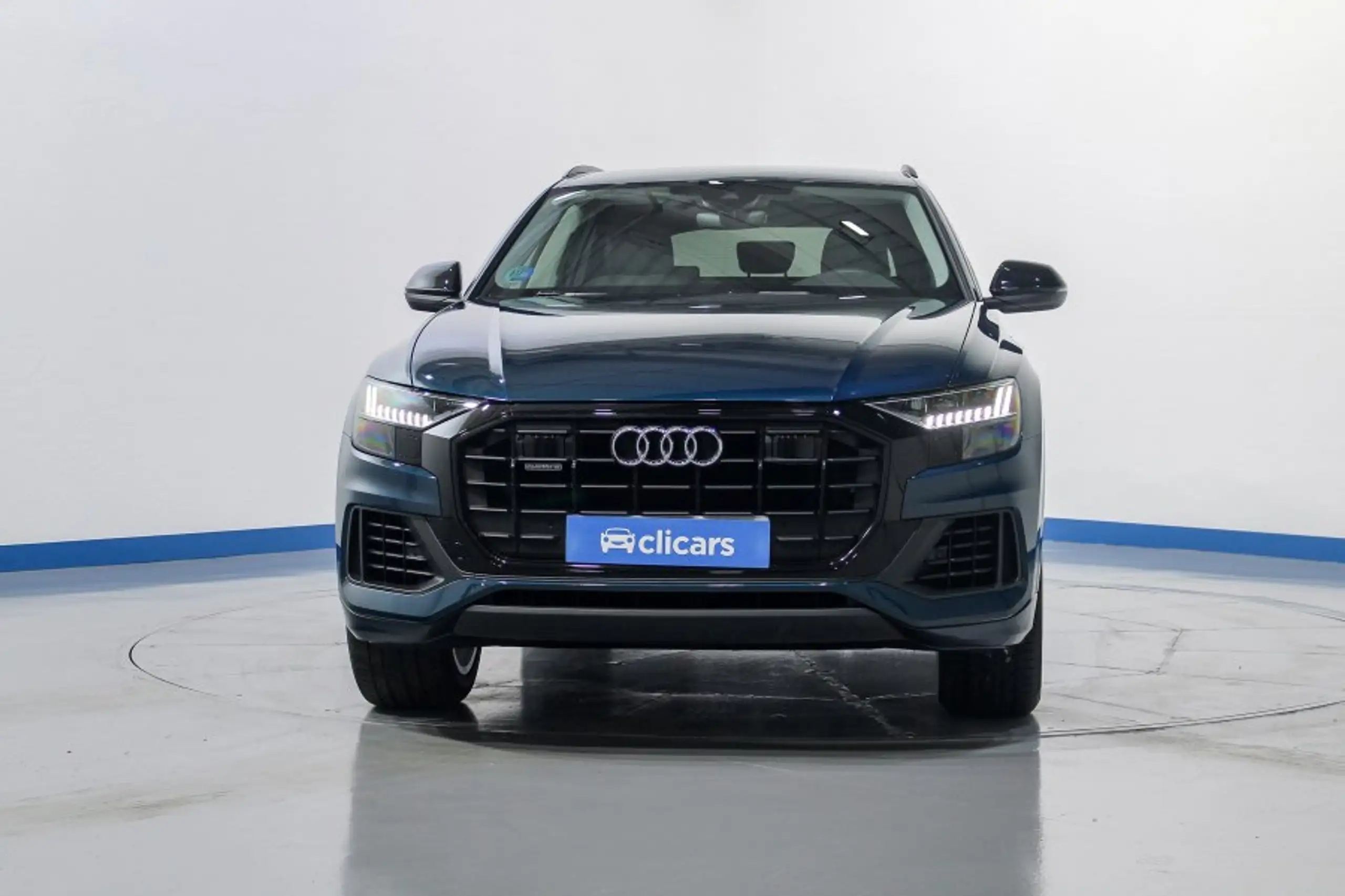 Audi - Q8