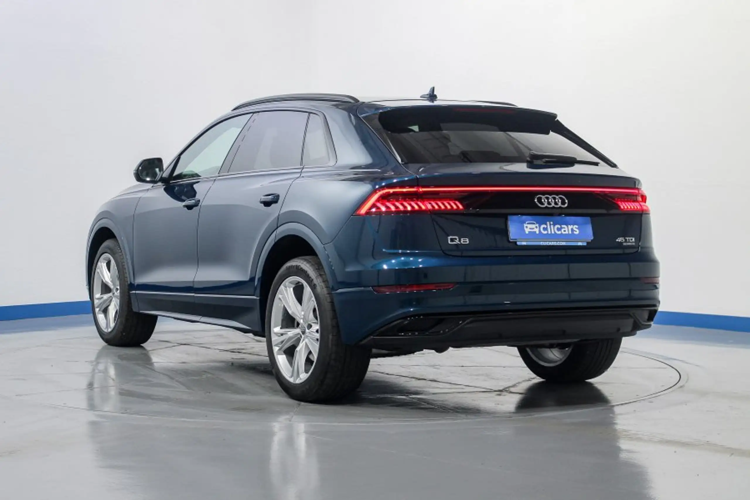 Audi - Q8