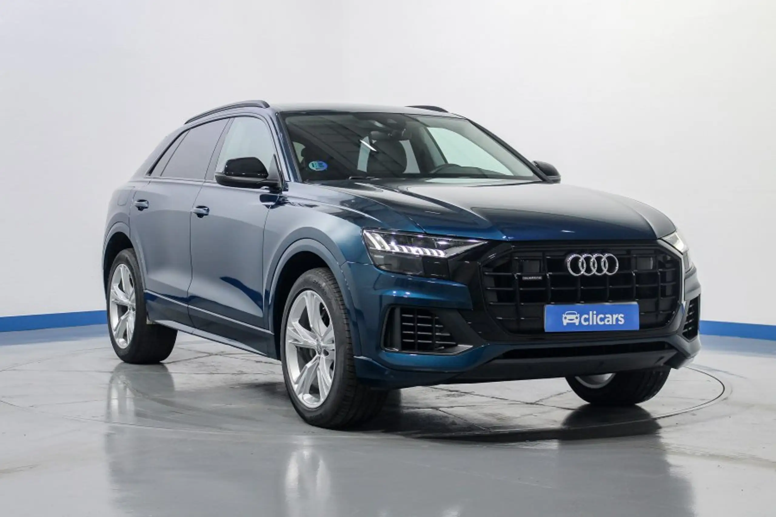 Audi - Q8