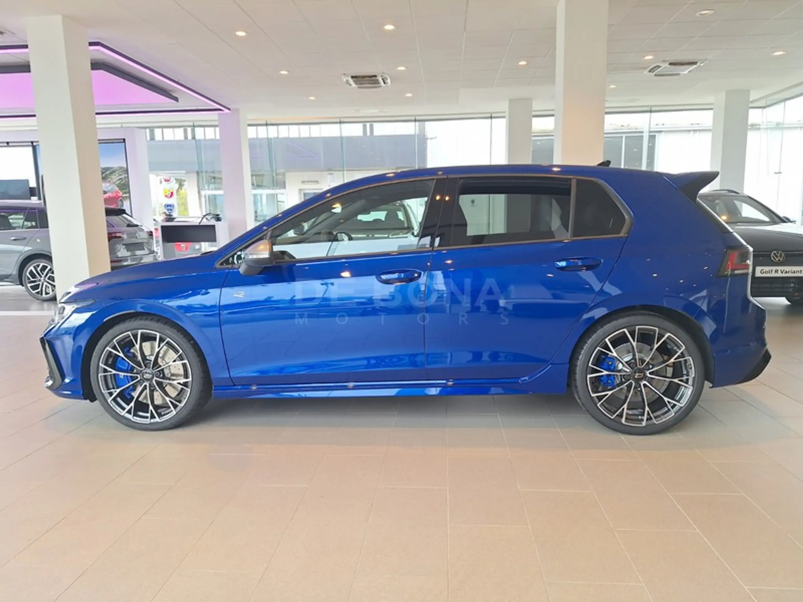 Volkswagen - Golf R