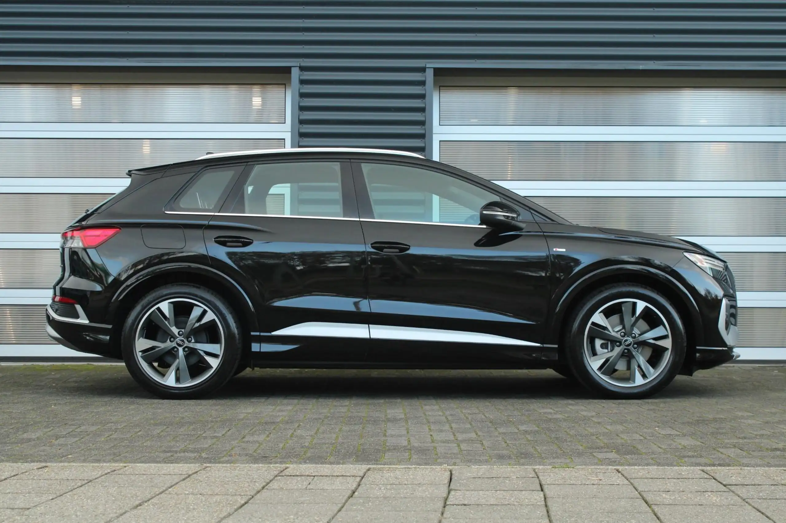 Audi - Q4 e-tron