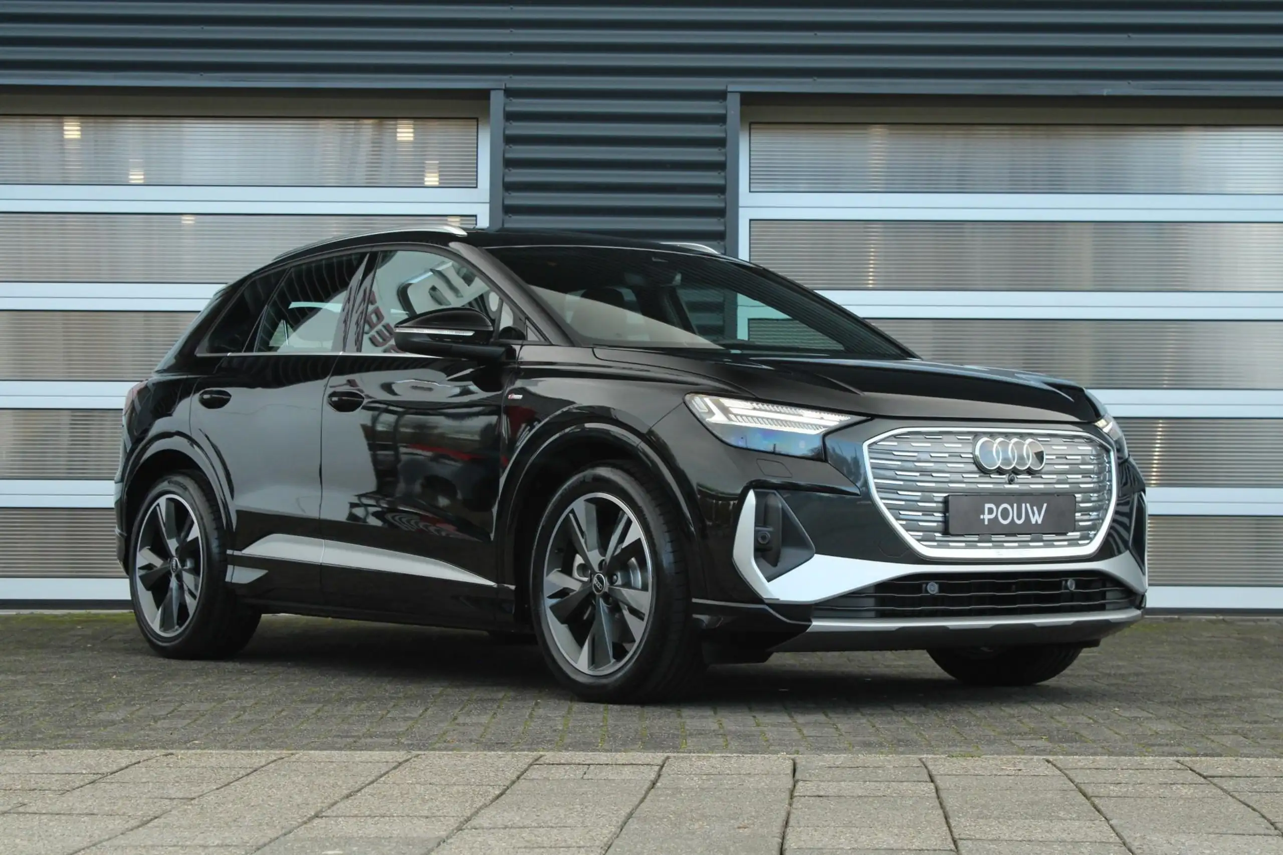 Audi - Q4 e-tron