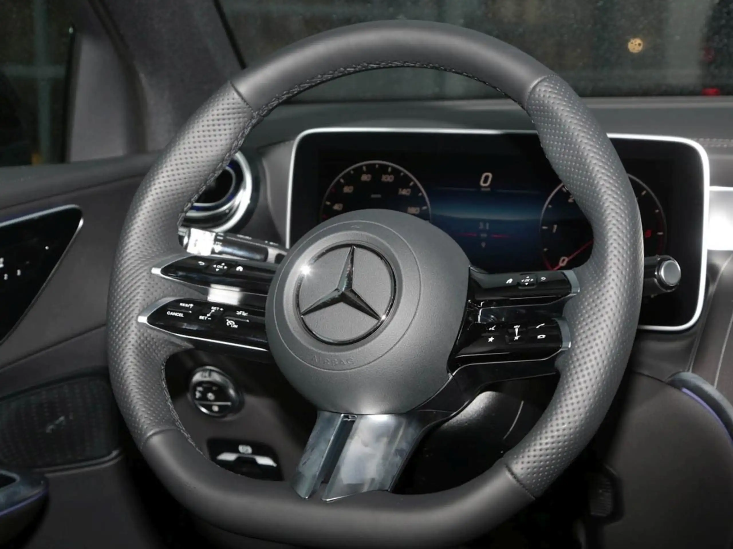 Mercedes-Benz - GLC 220