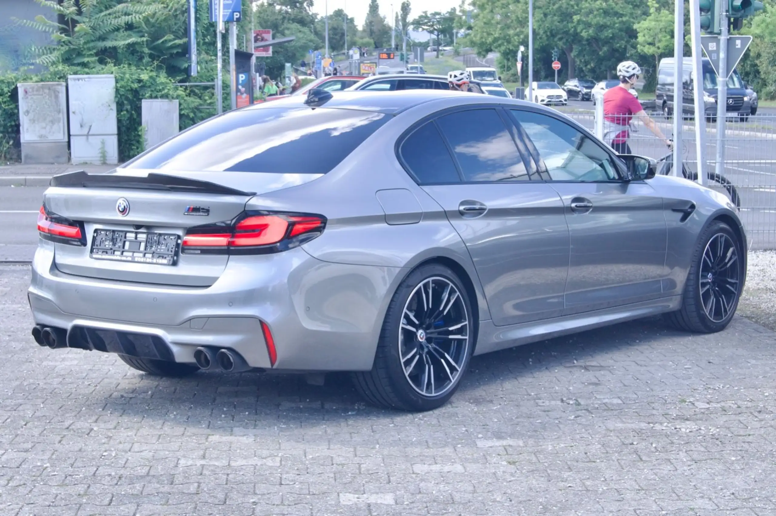 BMW - M5