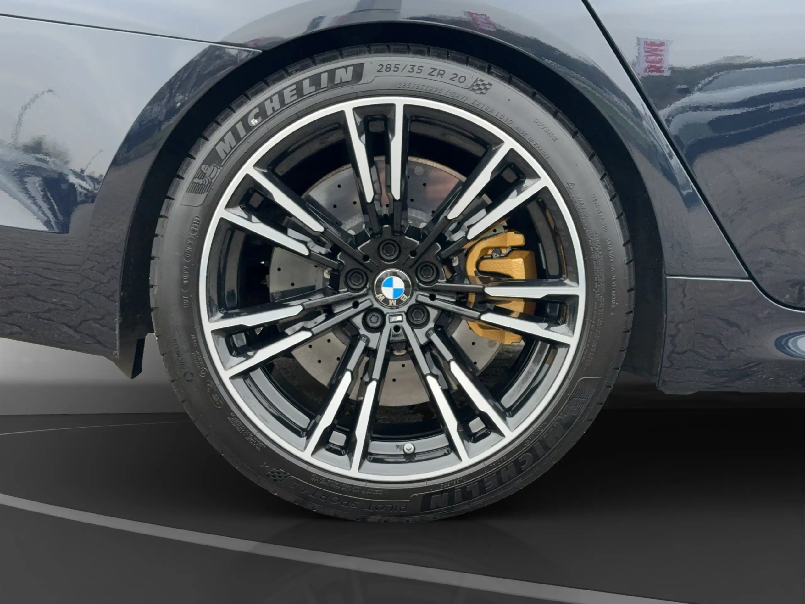 BMW - M5