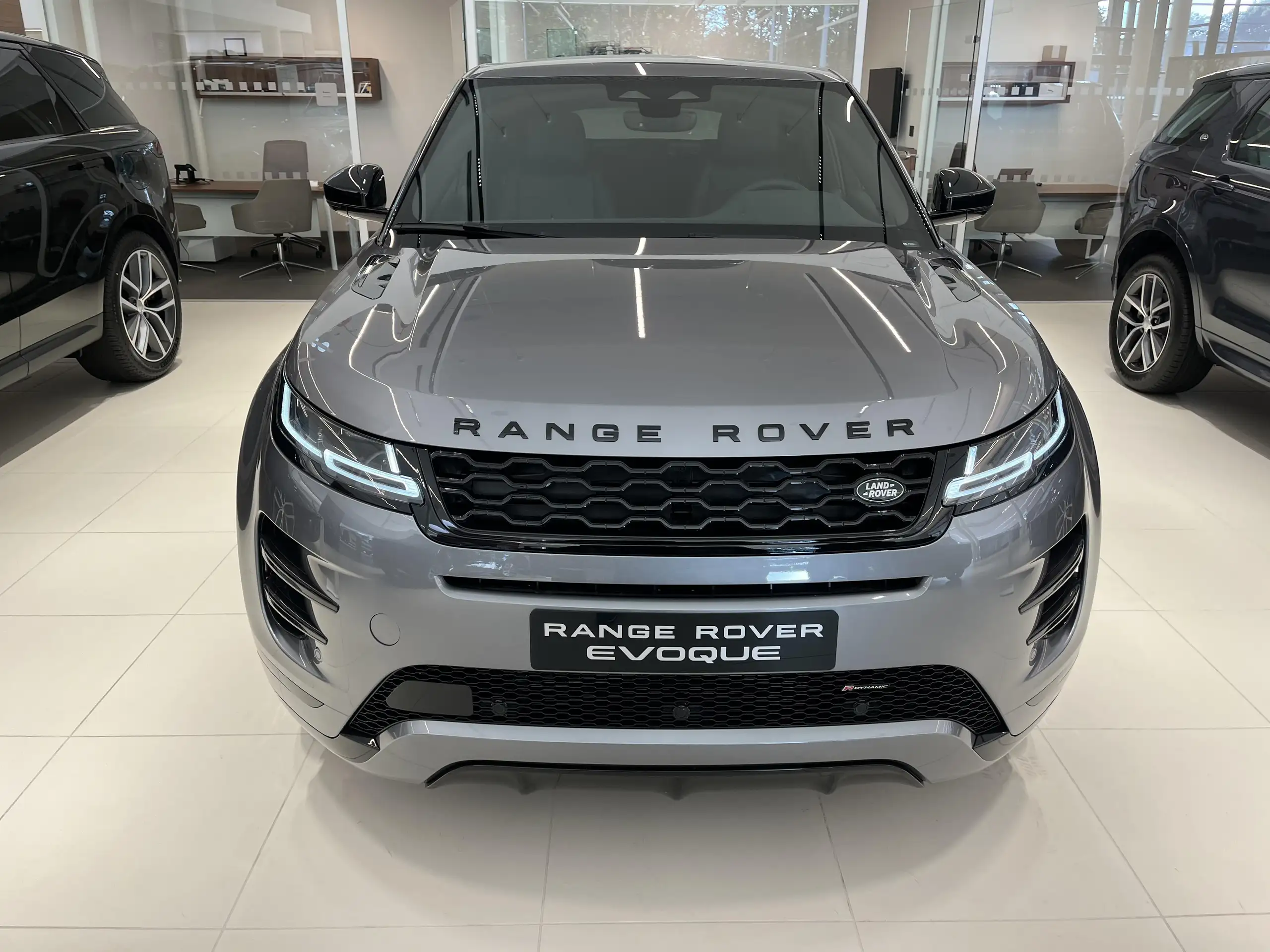 Land Rover - Range Rover Evoque