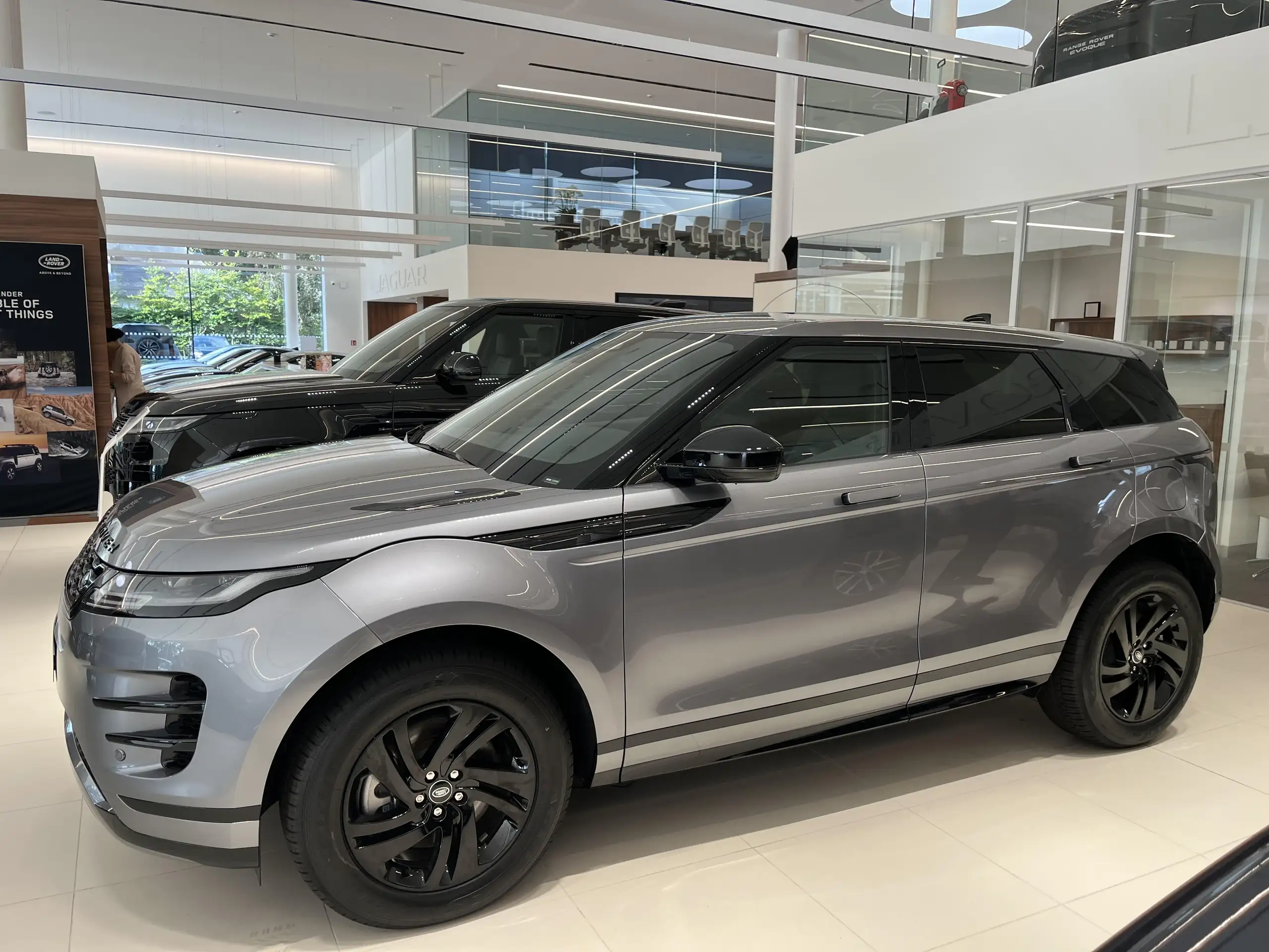 Land Rover - Range Rover Evoque