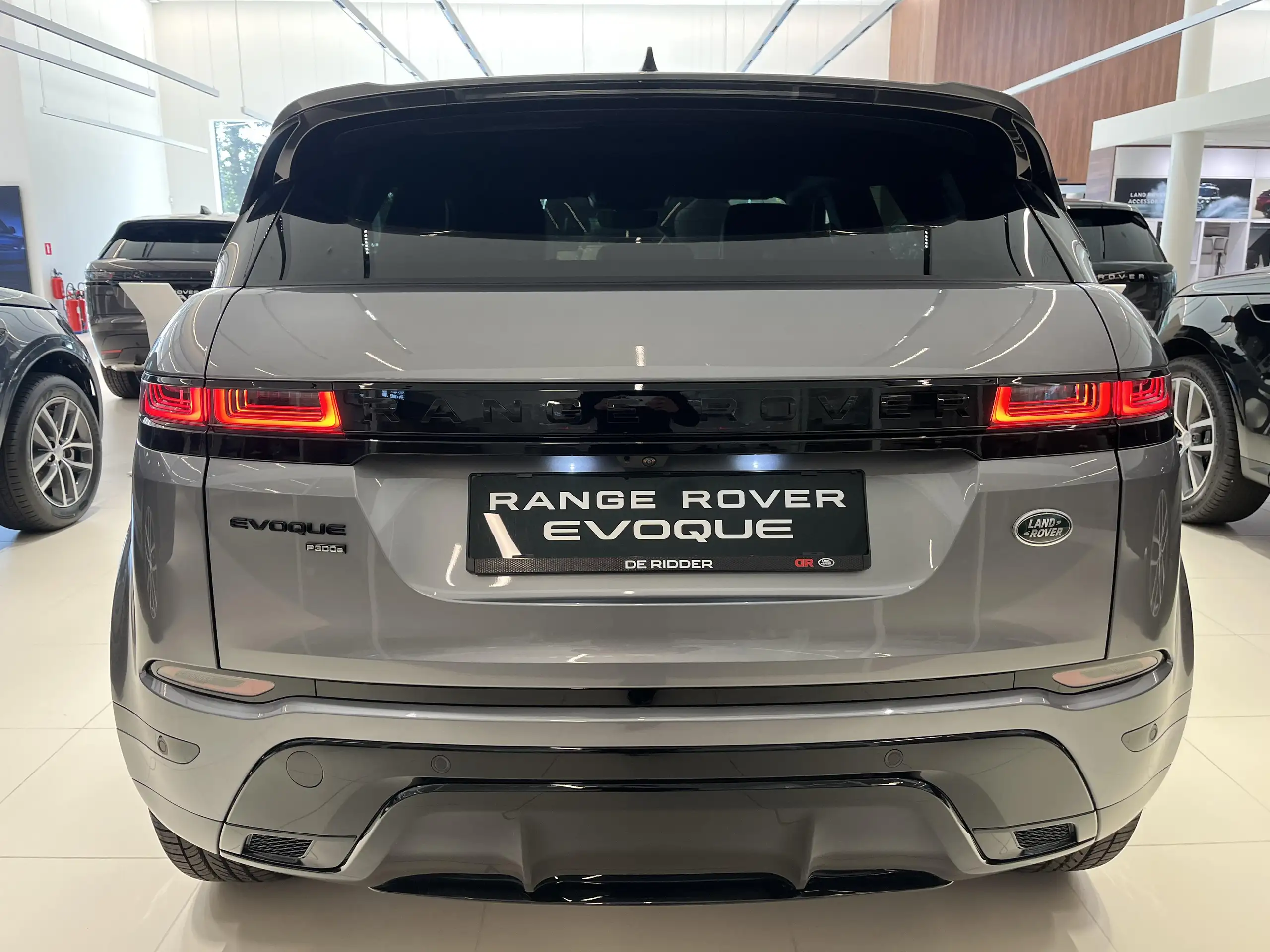 Land Rover - Range Rover Evoque