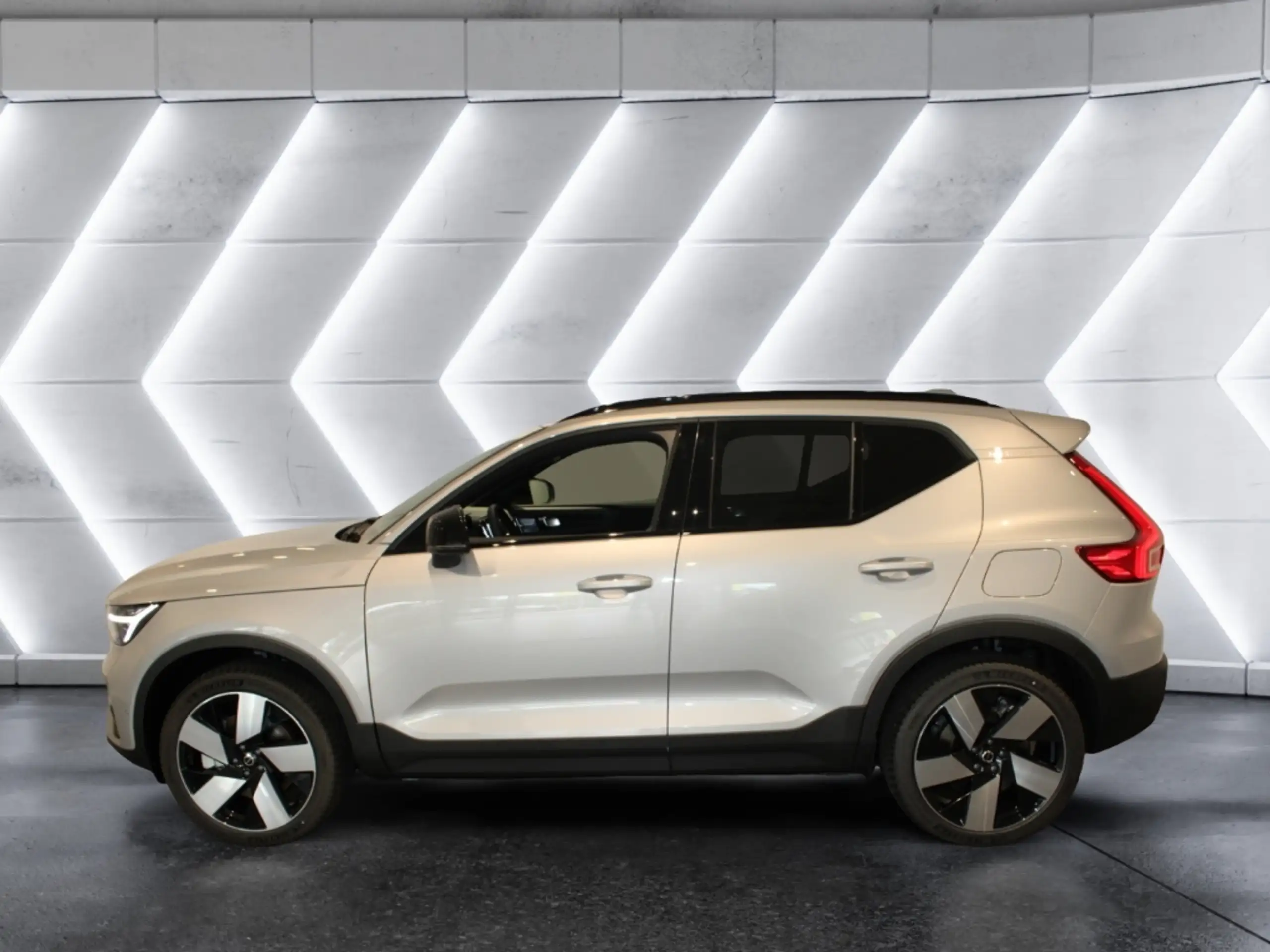 Volvo - XC40