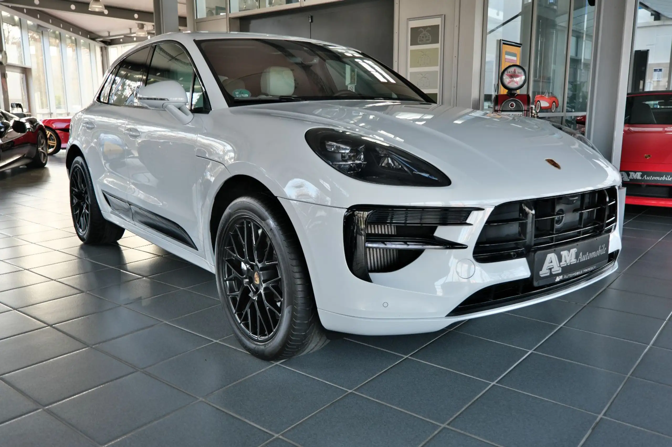 Porsche - Macan