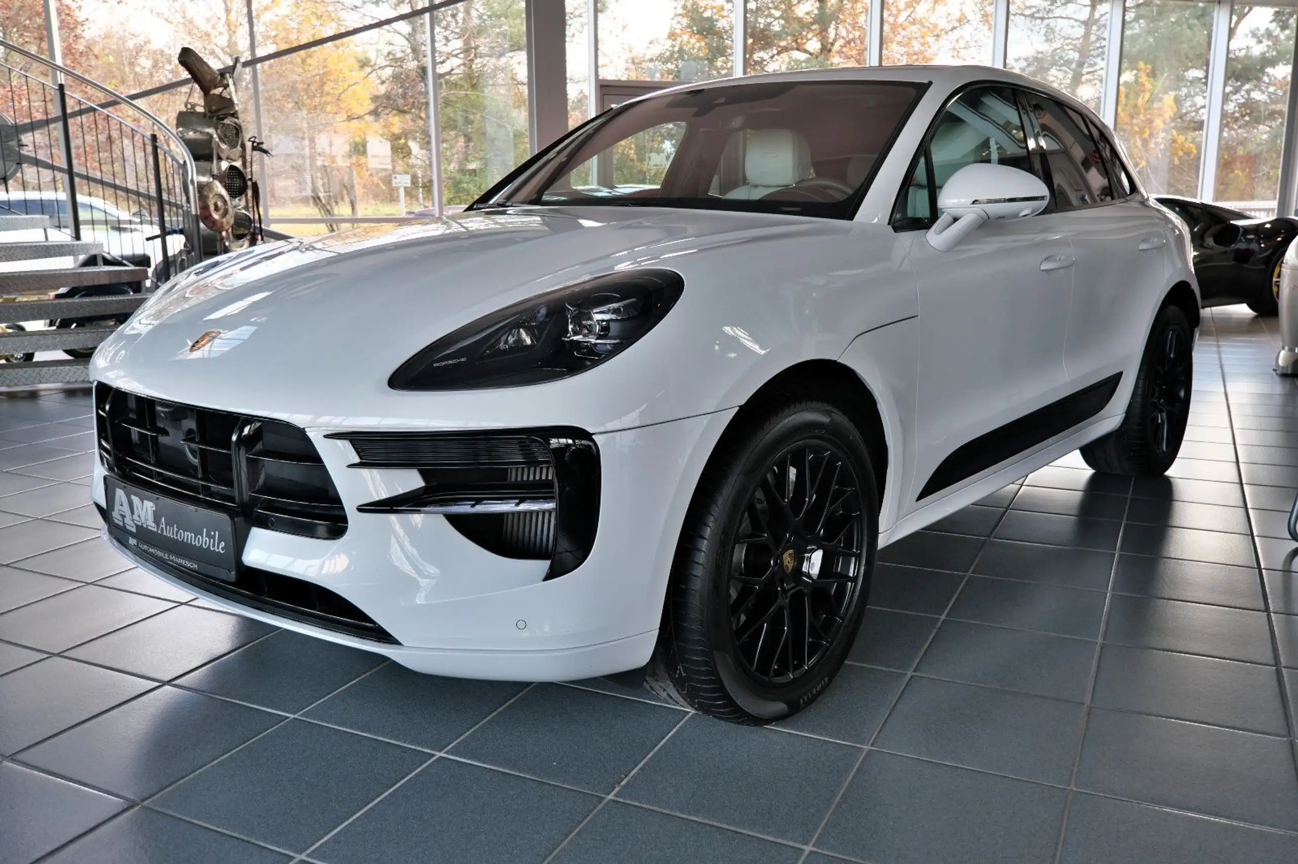 Porsche - Macan