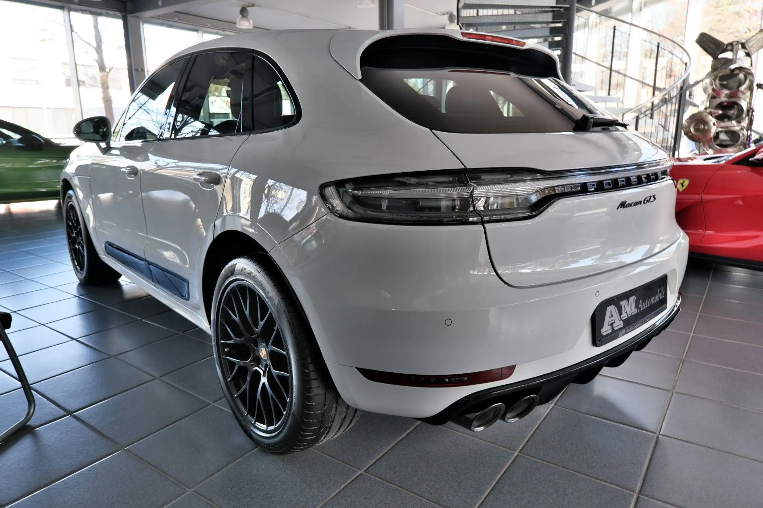 Porsche - Macan