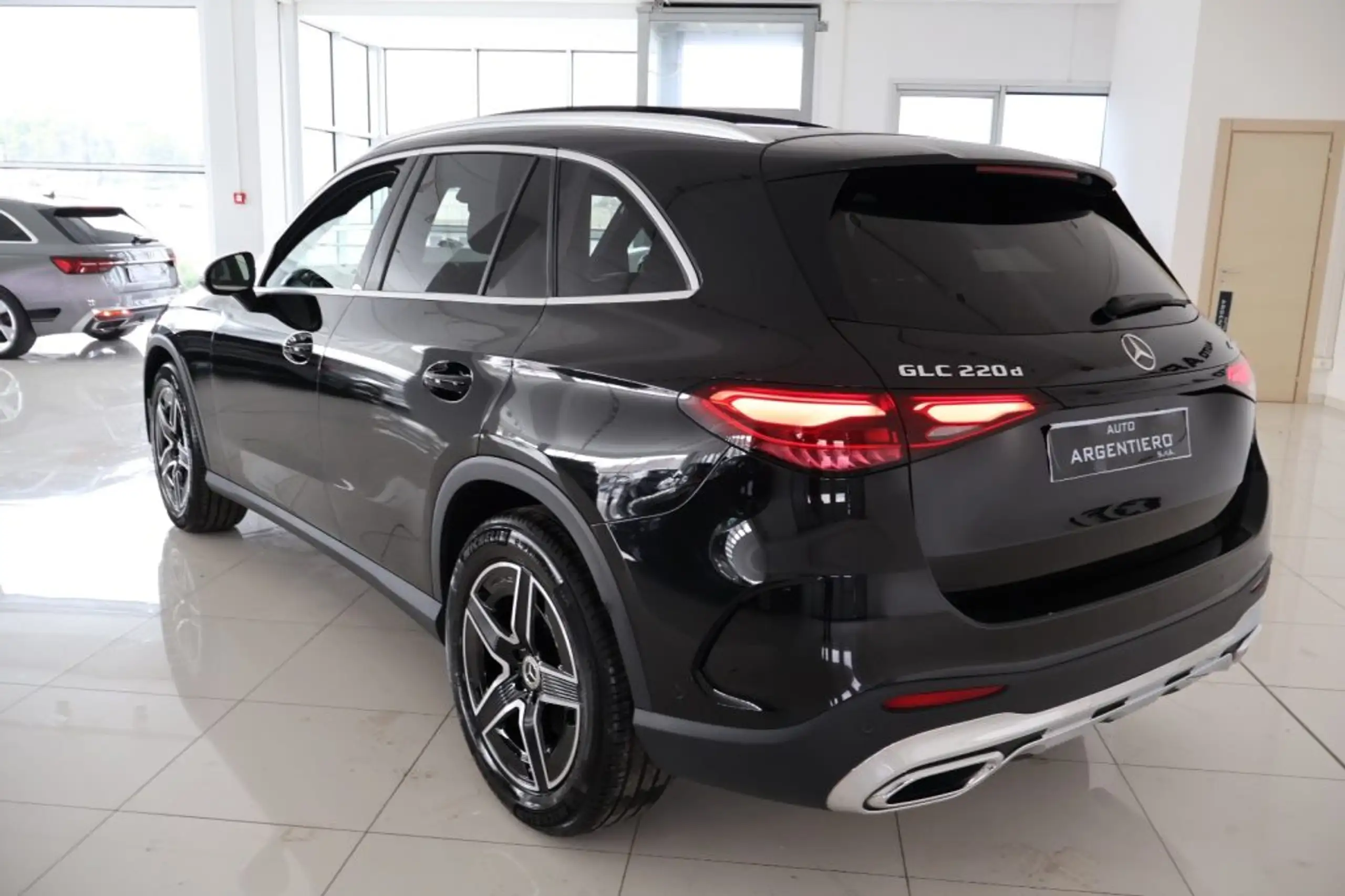 Mercedes-Benz - GLC 220