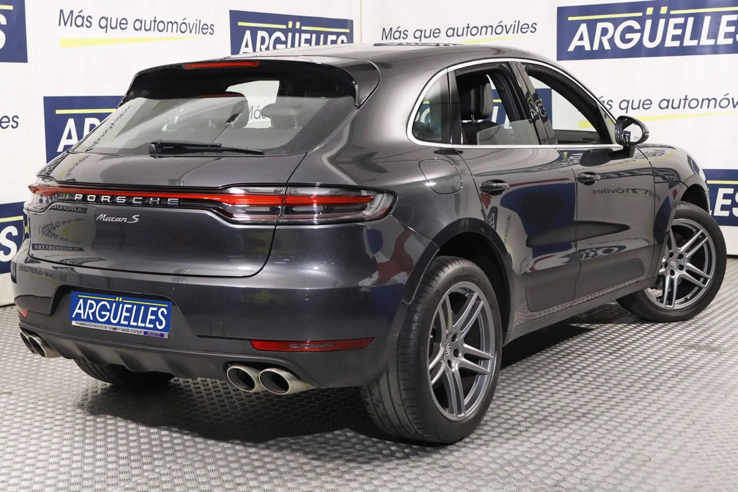 Porsche - Macan