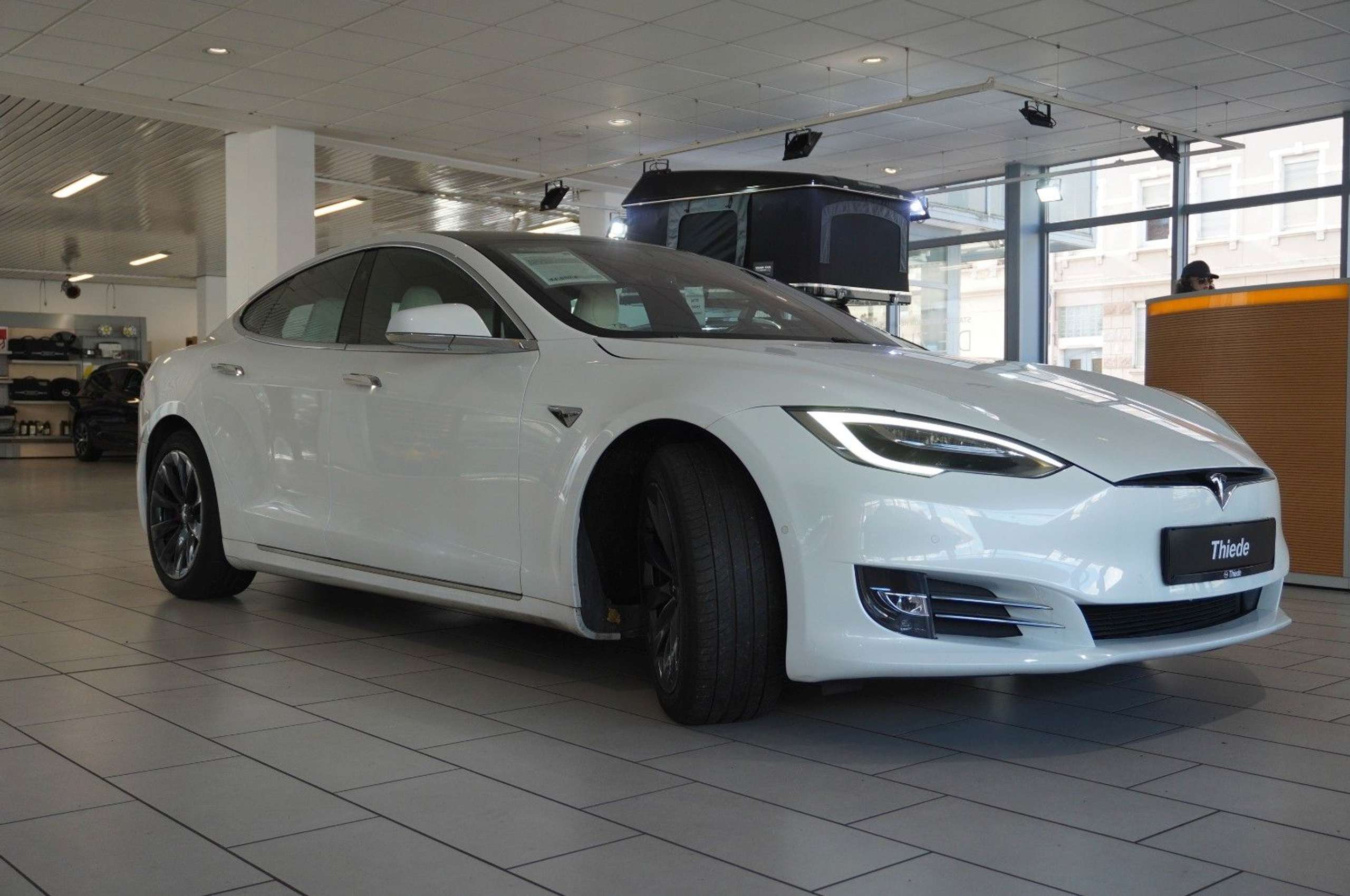 Tesla - Model S