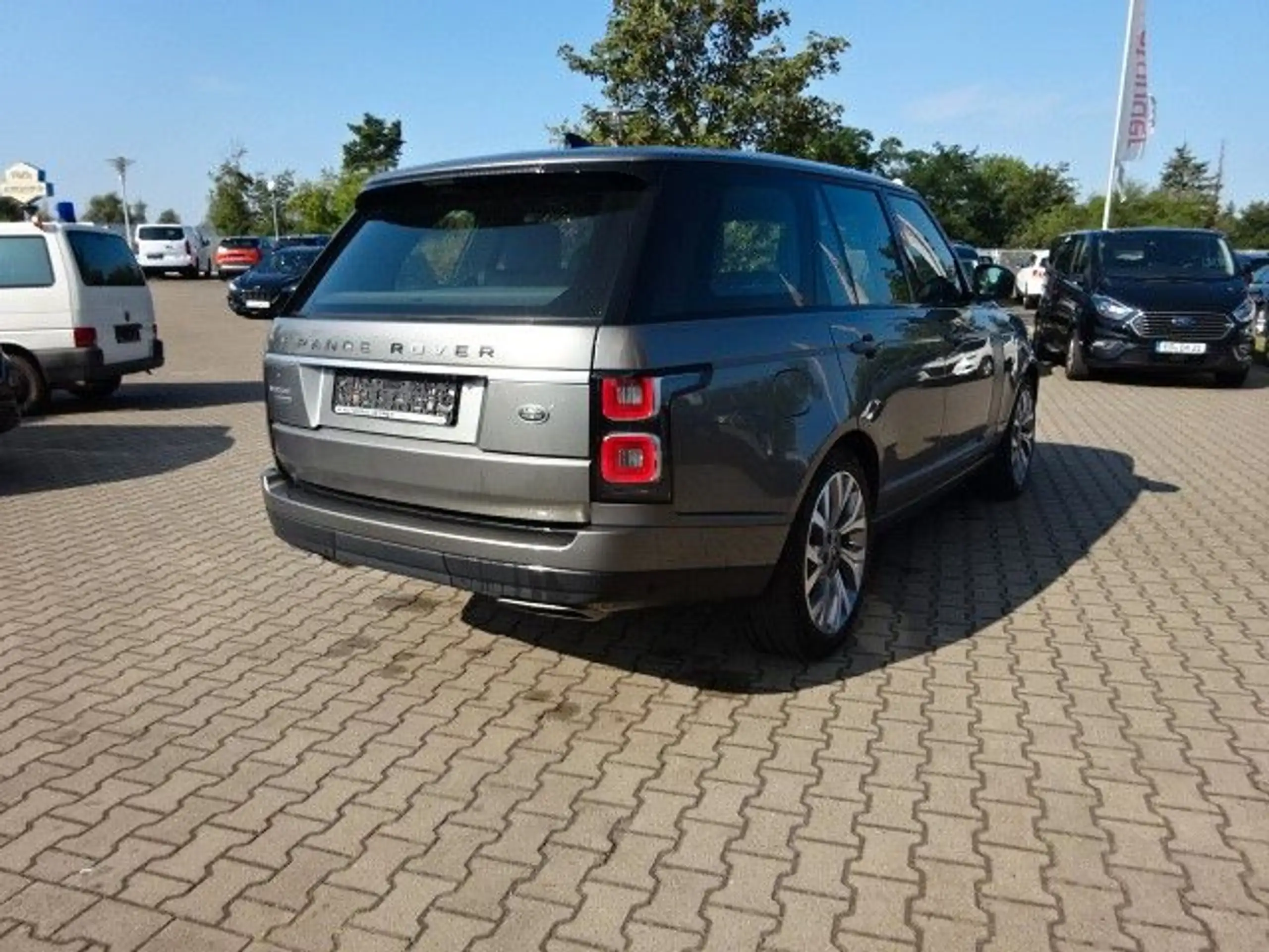 Land Rover - Range Rover