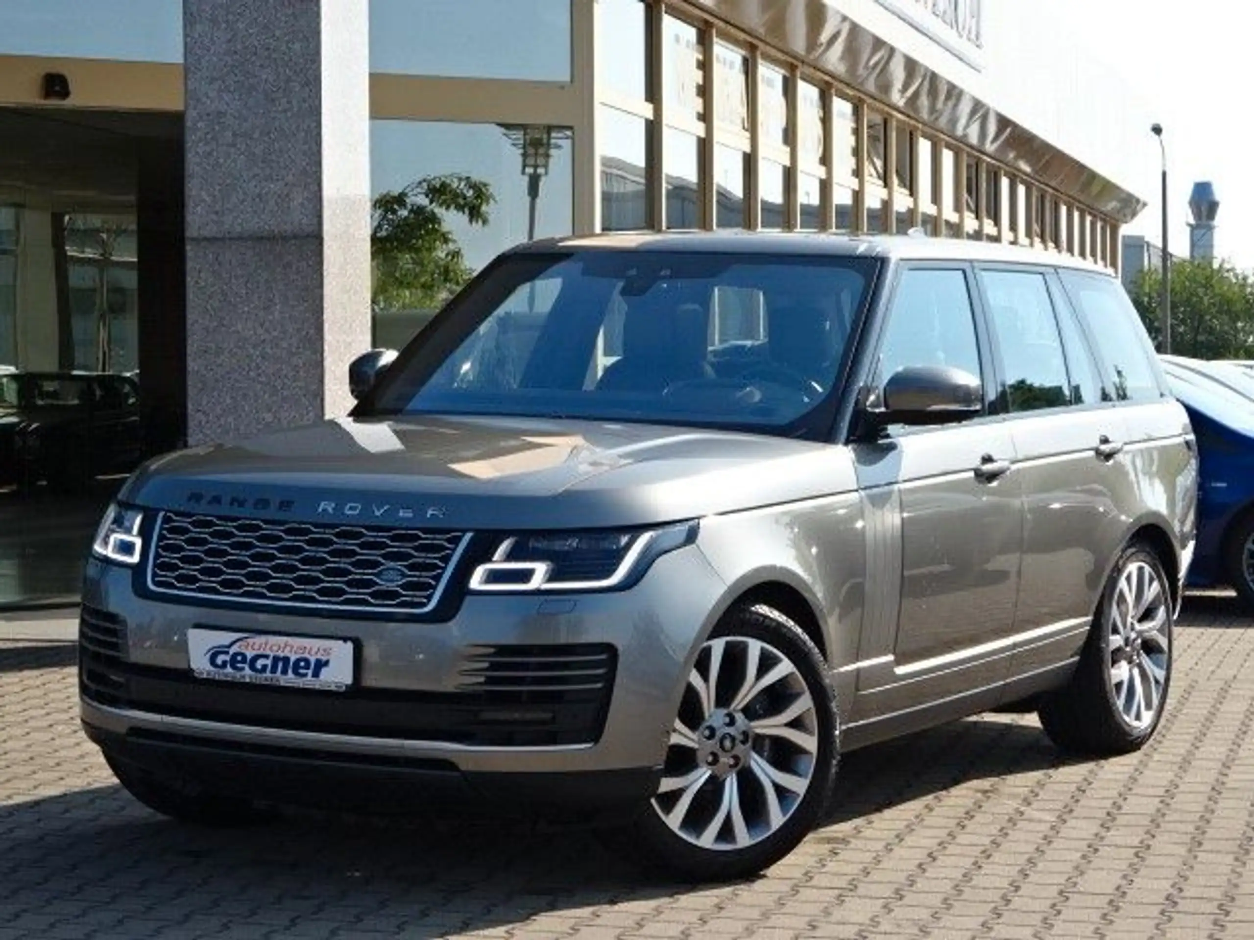 Land Rover - Range Rover