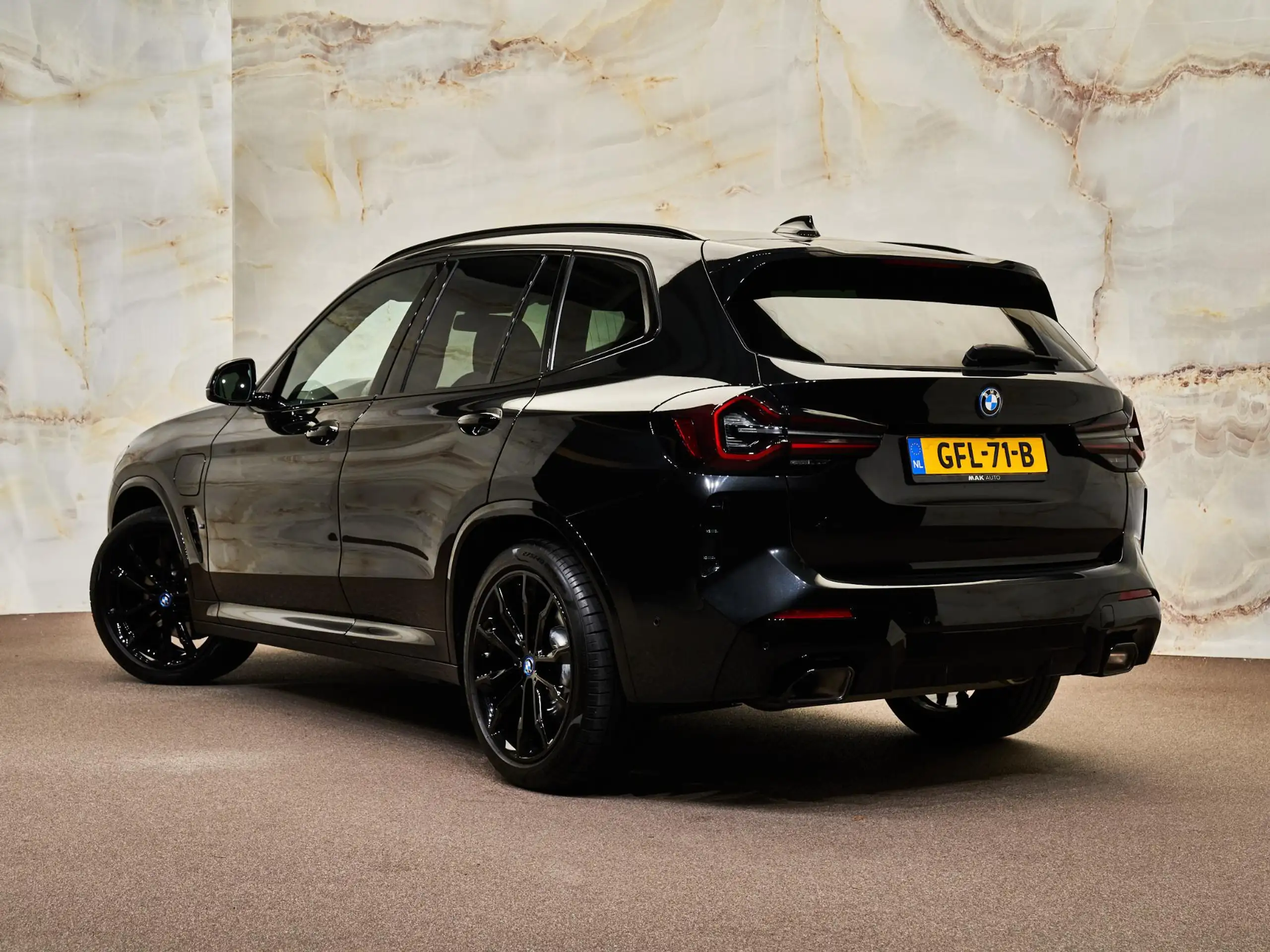 BMW - X3