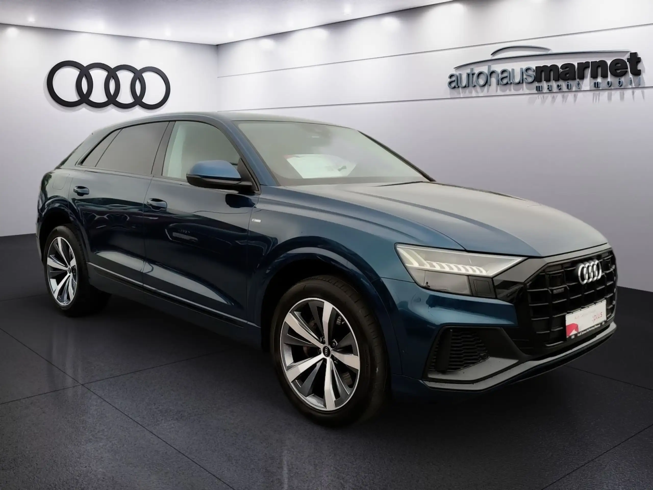 Audi - Q8